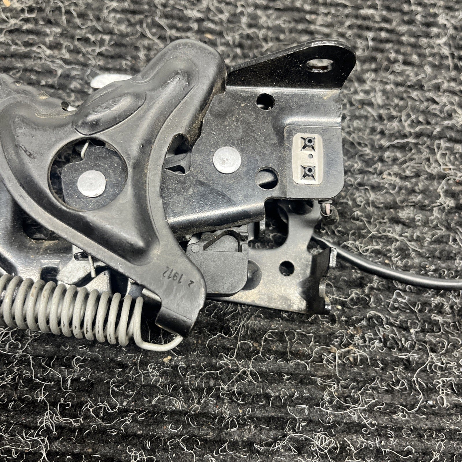 ☑️2012-16 BMW 3 SERIES F30 HOOD LOCK CATCH MECHANISM LEFT DRIVER SIDE 4895946-01