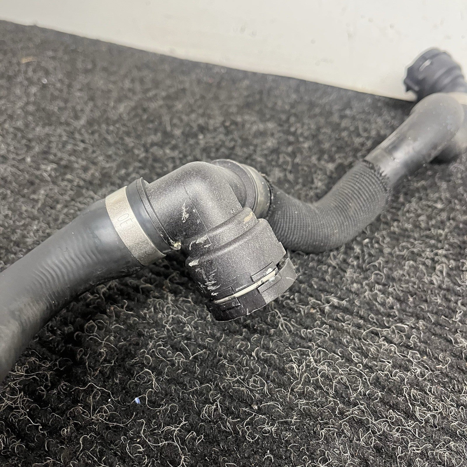 ☑️ 2007-2013 BMW 135i 335i N55 Thermostat Hose Heater Coolant Return Pipe OEM