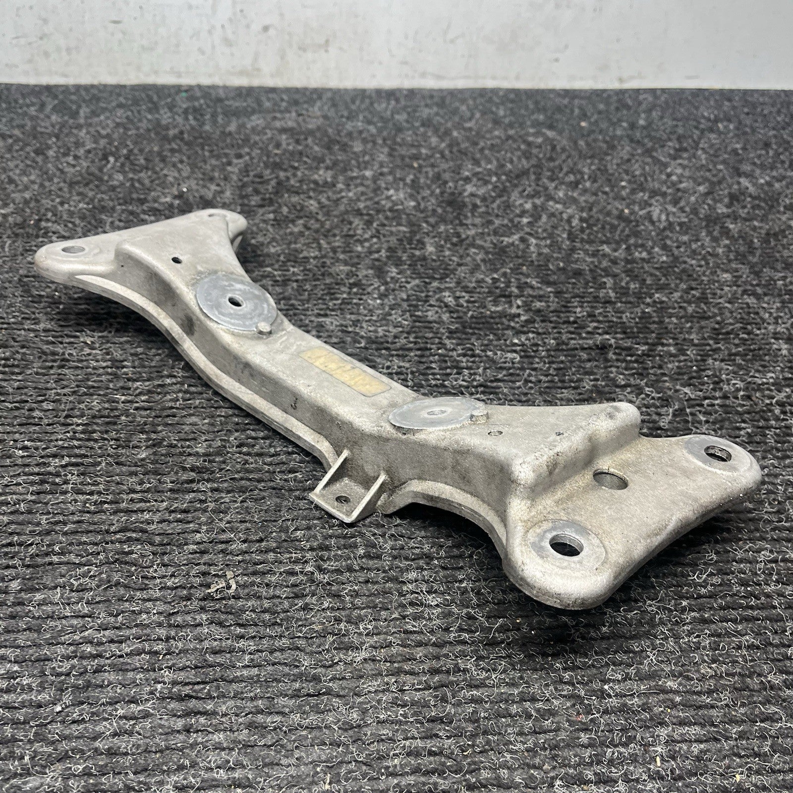☑️ 06-13 BMW E92 335i Automatic Transmission Mount Bracket Support OEM