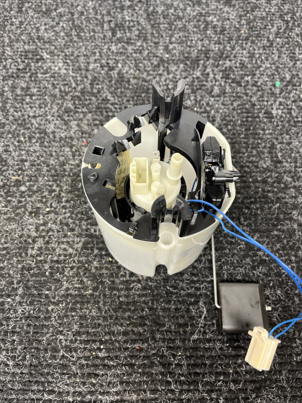 ☑️ 06-13 BMW E82 E88 E90 E91 E92 E93 128I 135I 328I 335I Fuel Pump Sending OEM