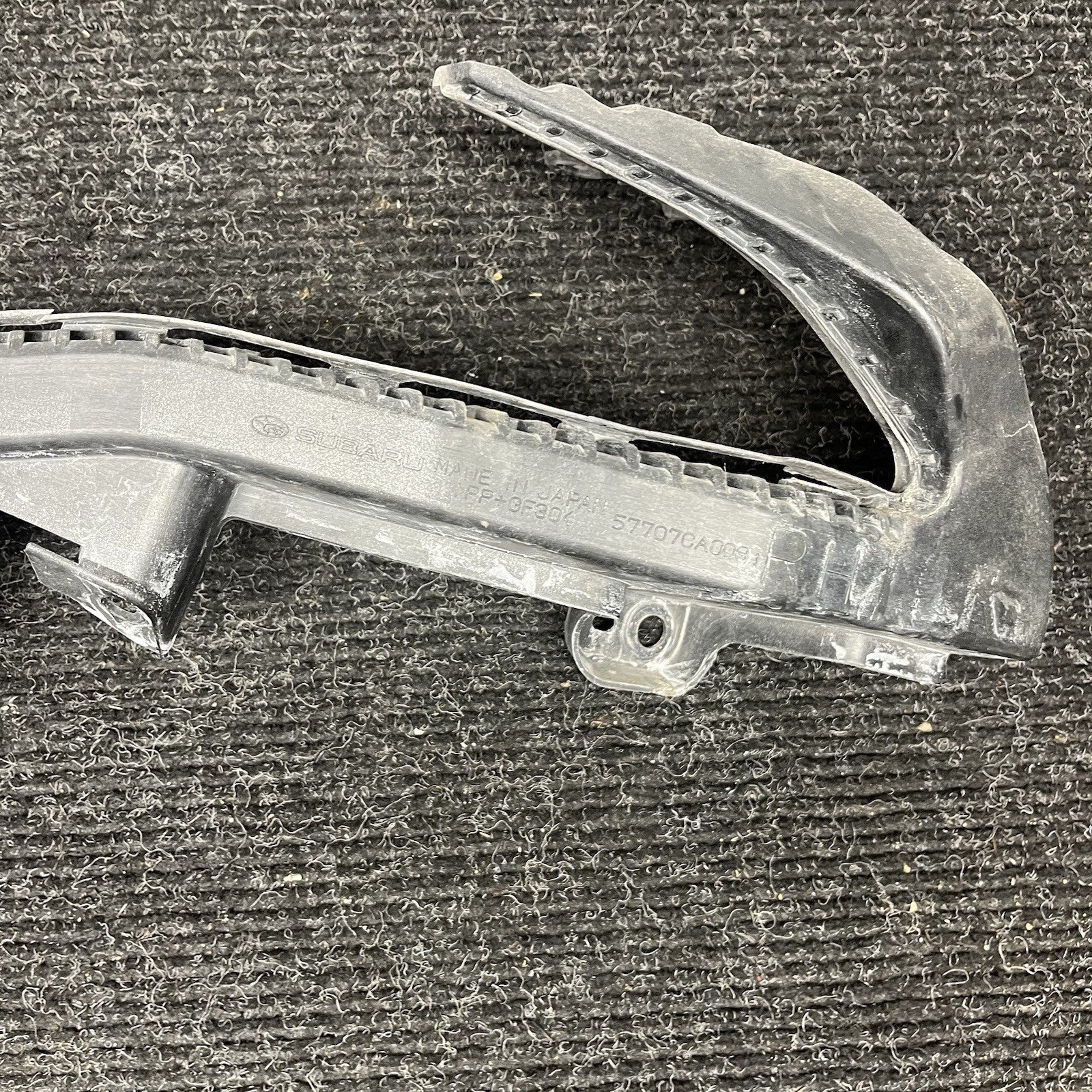 ☑️ 2013 Subaru FRS Passenger FR Headlight Bracket Assembly Trim OEM