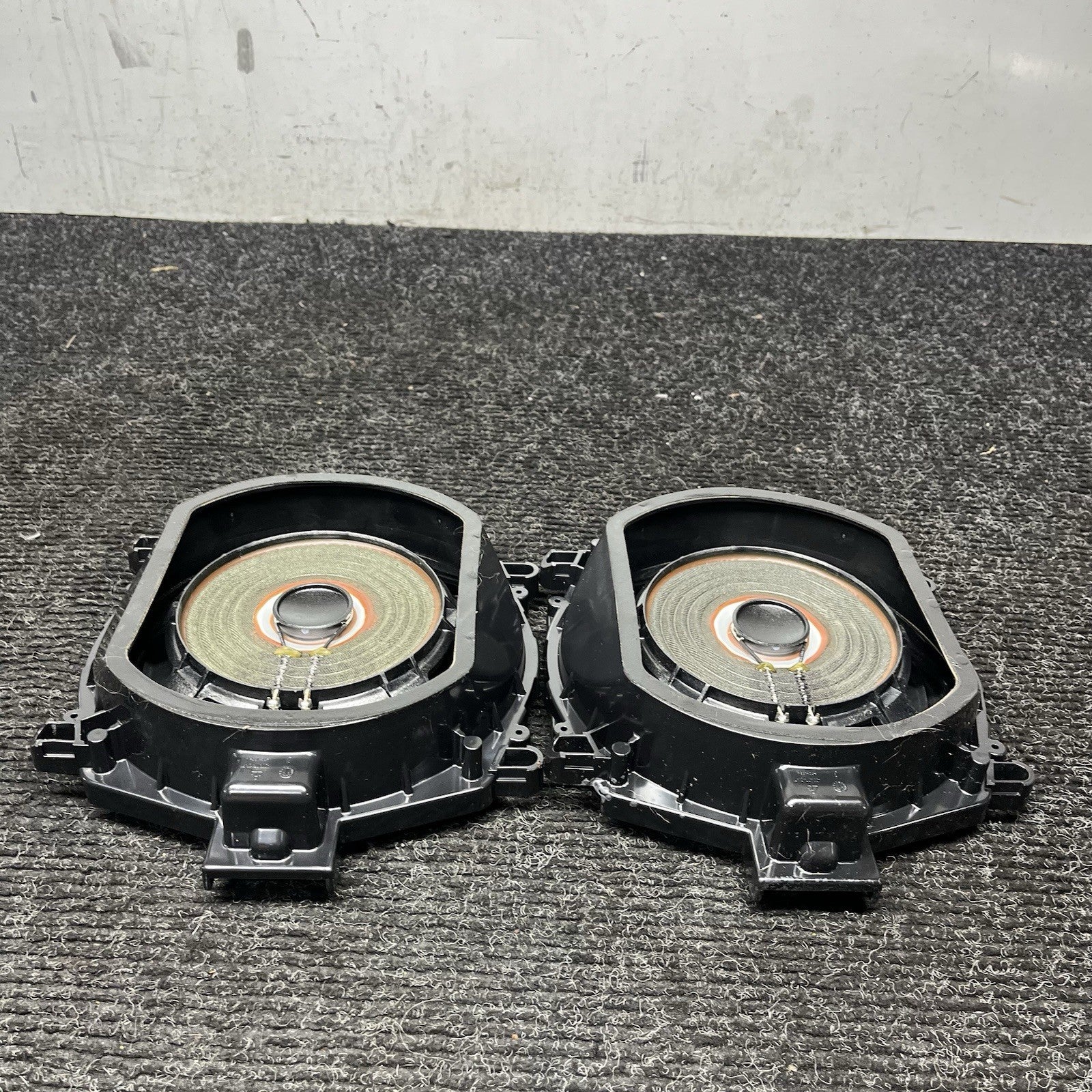 ☑️ 2011-2014 BMW X3 X5 Floor Speaker Subwoofer Pair 65139218695 OEM
