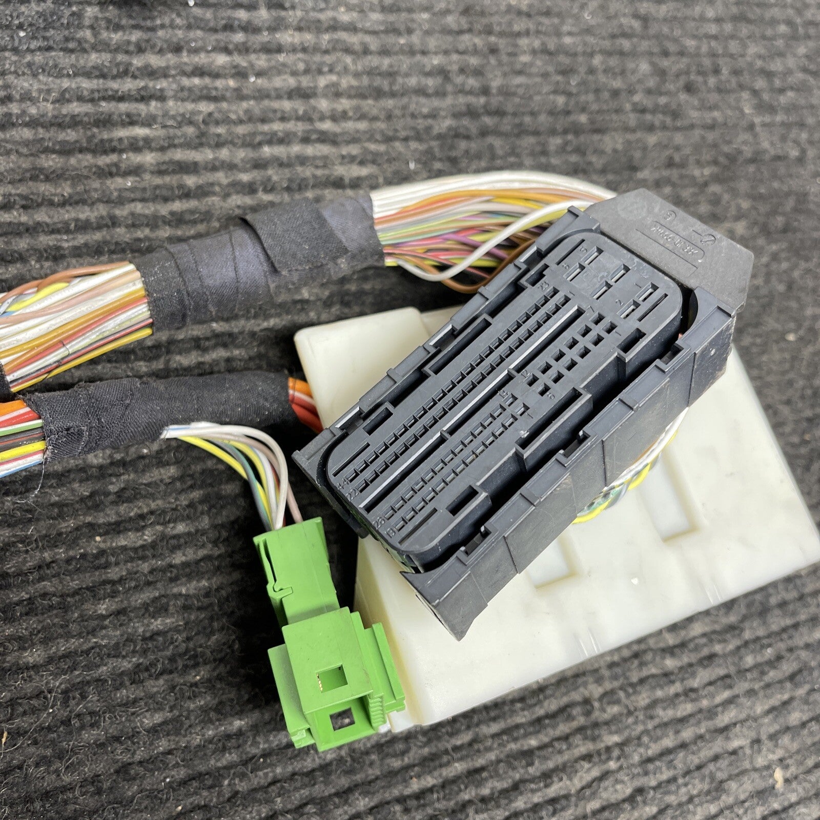 S65 Engine DME Wiring Harness Plug BMW E90 E92 E93 M3 OEM #11198