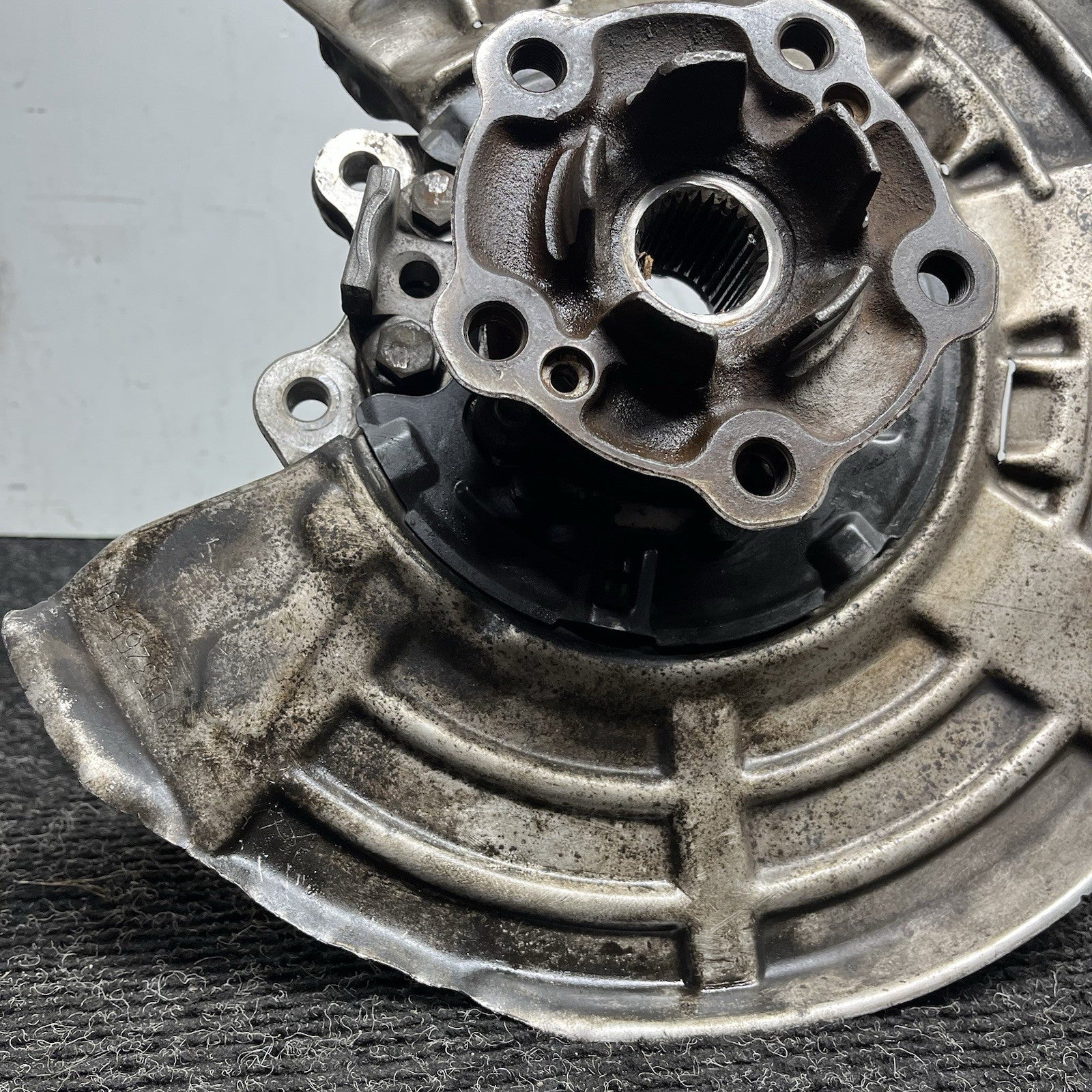 ☑️ 15-20 OEM BMW F80 F82 F83 M4 Rear Driver Wheel Hub Spindle Knuckle Assembly
