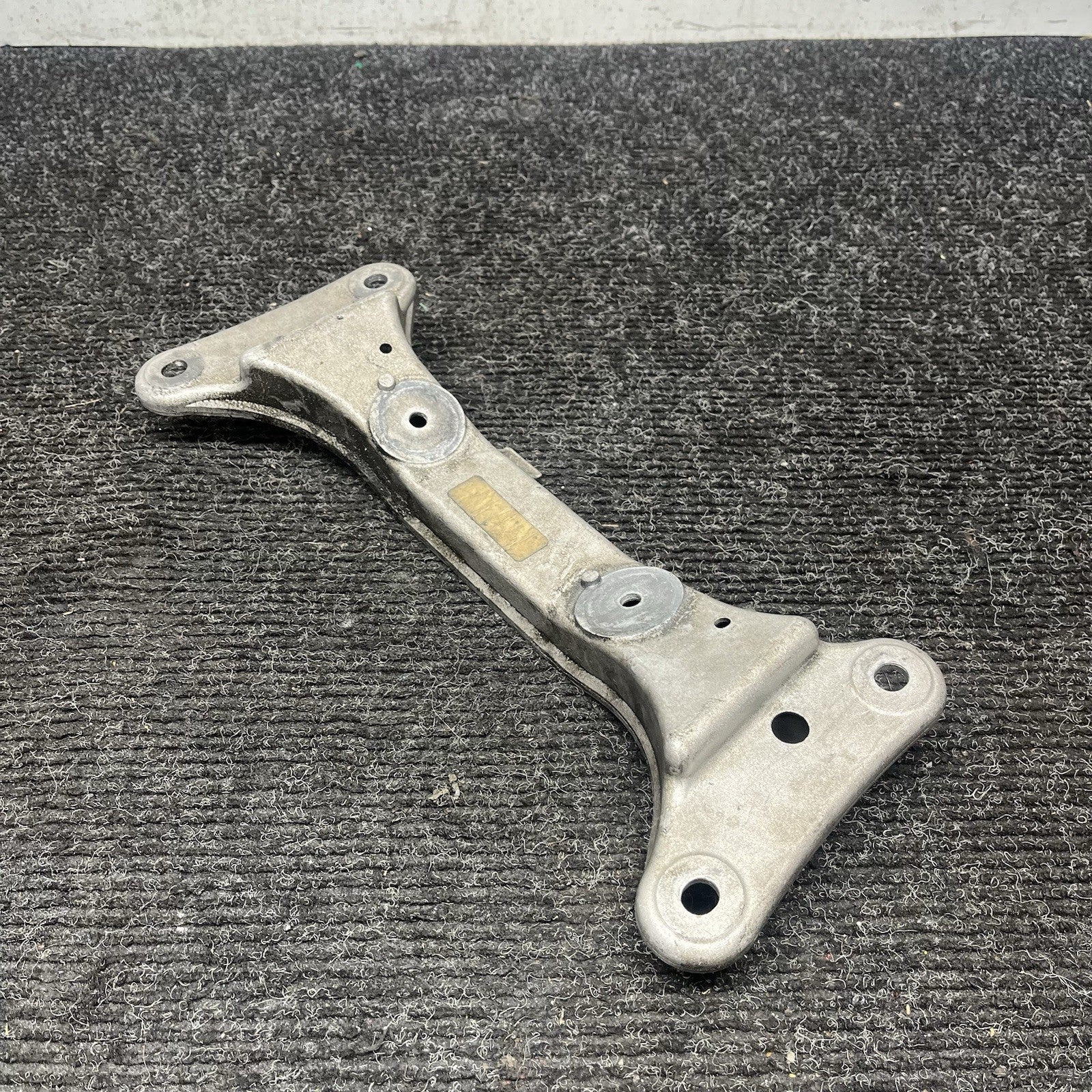 ☑️ 06-13 BMW E92 335i Automatic Transmission Mount Bracket Support OEM