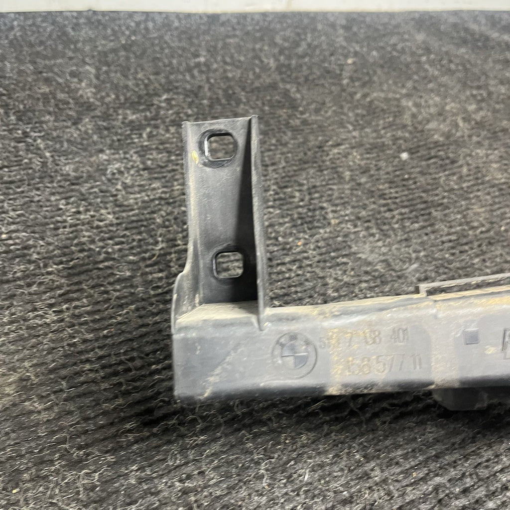 ☑️ 09-11 BMW E90 E91 LCI Front Left Driver Headlight Arm Bracket Mount Plastic