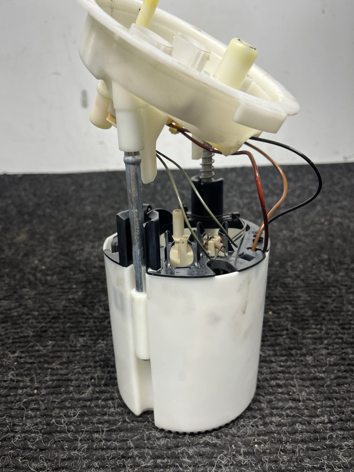 ☑️ 06-13 BMW E90 E84 E82 E88 E92 128i 135i 335i X1 Right Fuel Pump Assembly OEM