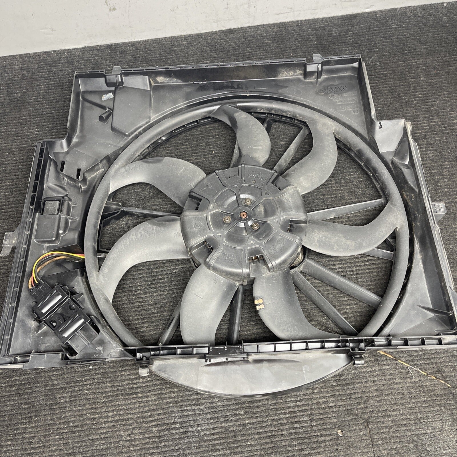☑️ 07-13 BMW E82 E90 E93 N54 N55 ENGINE RADIATOR COOLING AUXILIARY FAN 7545366