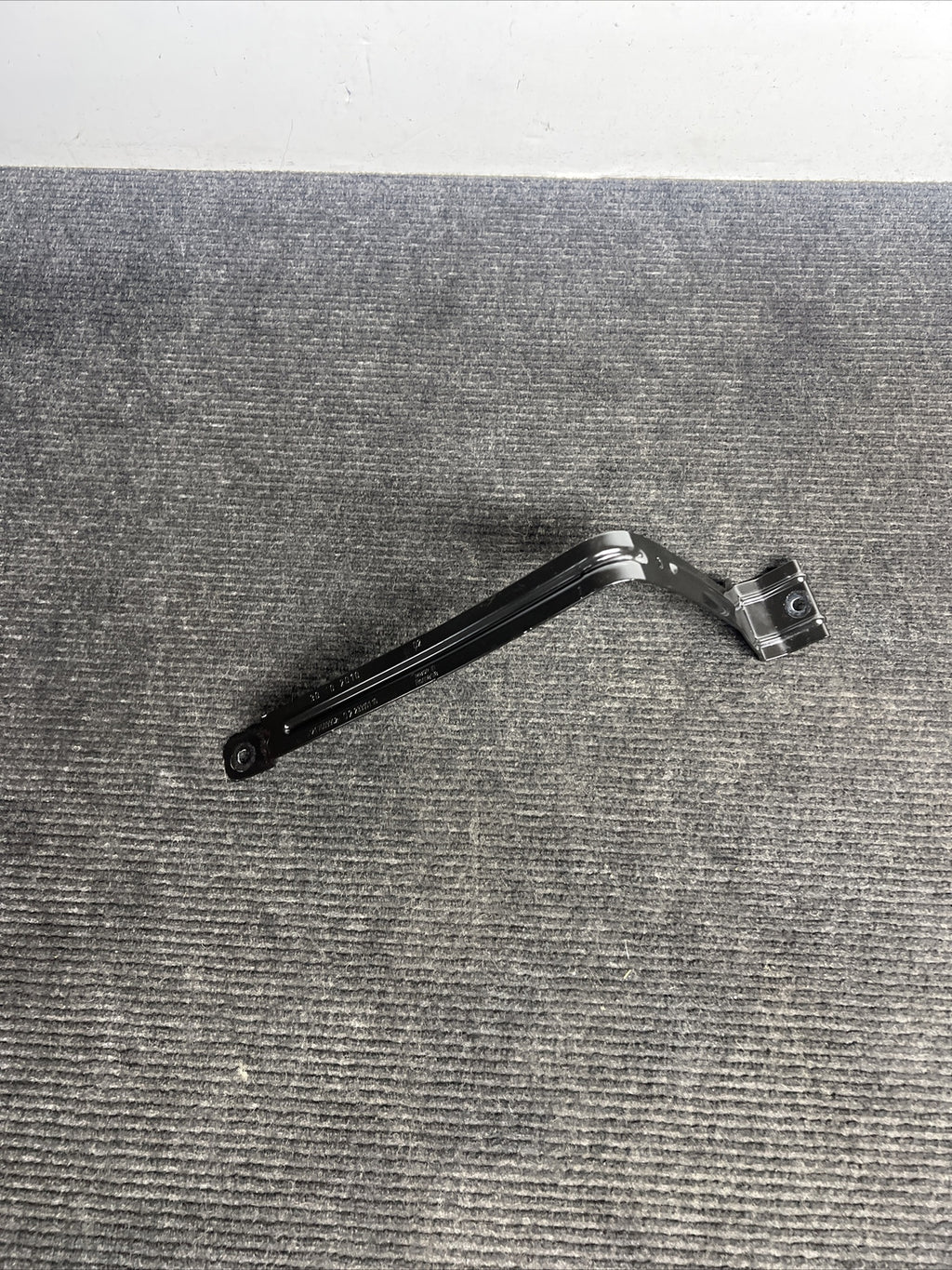 ☑️ 2011-2016 BMW 535I F10 BATTERY HOLD DOWN STRAP SUPPORTHOLDER BRACKET OEM