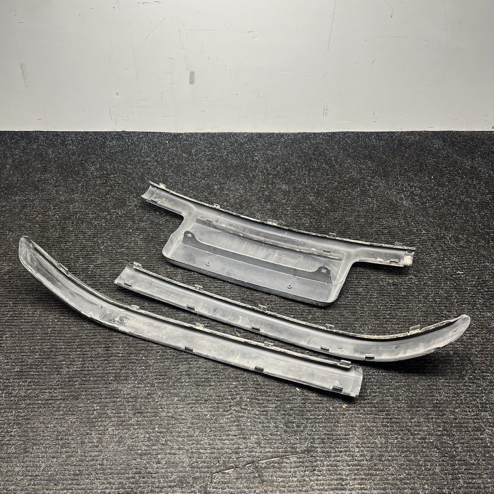 ☑️ 99-05 BMW 325i 330i 318i E46 Sedan Set Of Front Bumper Trim Molding