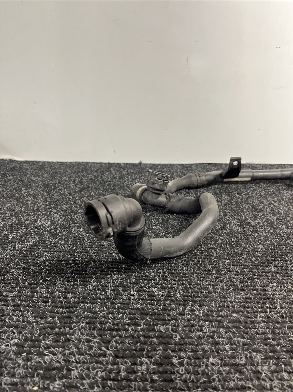 ☑️ OEM BMW E90 E92 E93 N54 RWD AT Thermostat Hose  Coolant Return Pipe Line