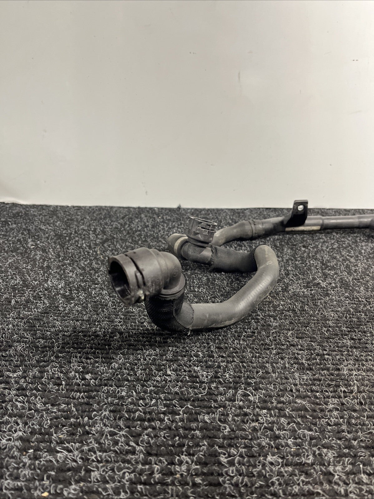 ☑️ OEM BMW E90 E92 E93 N54 RWD AT Thermostat Hose  Coolant Return Pipe Line