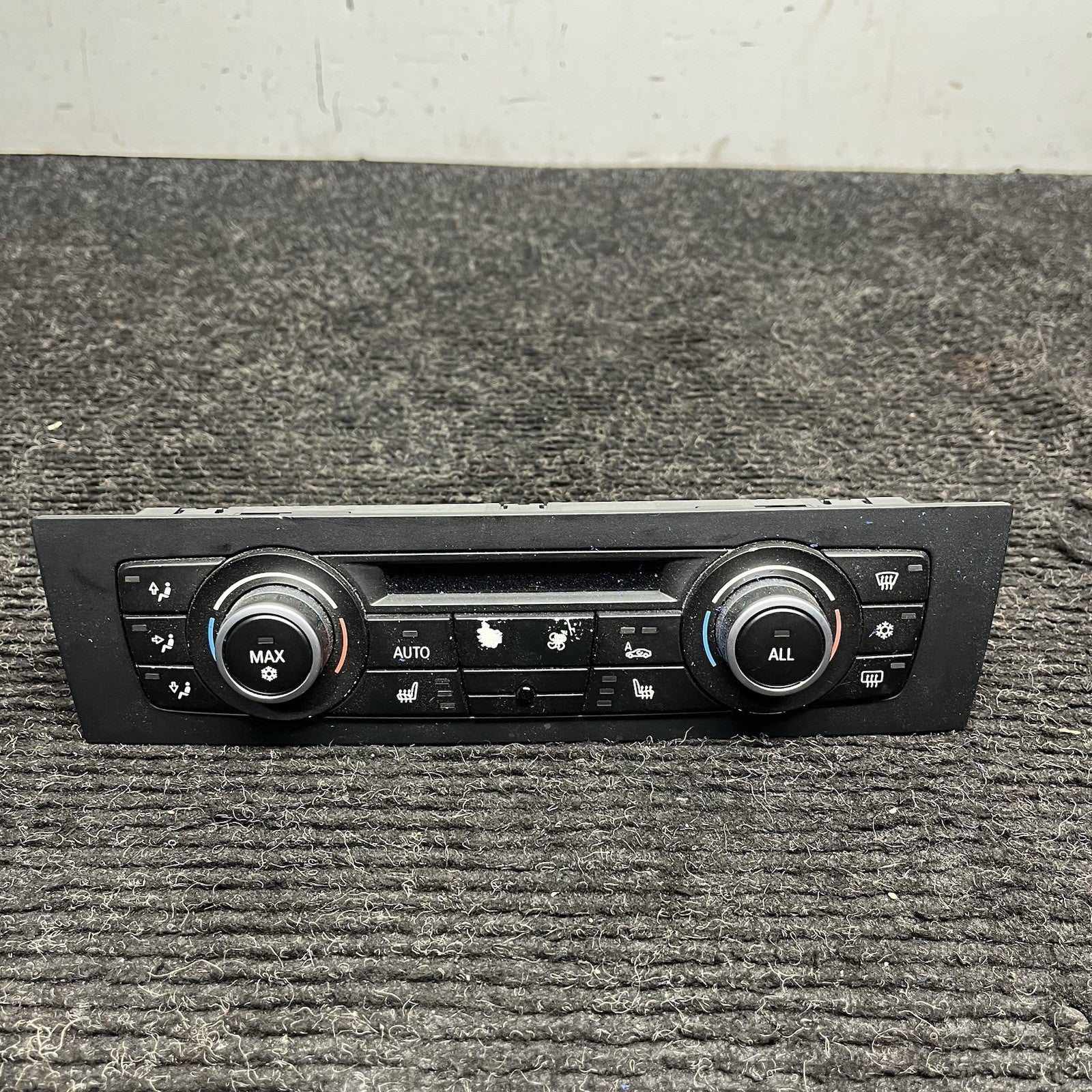 ☑️ BMW E88 E82 E90 E92 135i 335d Air Conditioning AC Climate Control Switch OEM