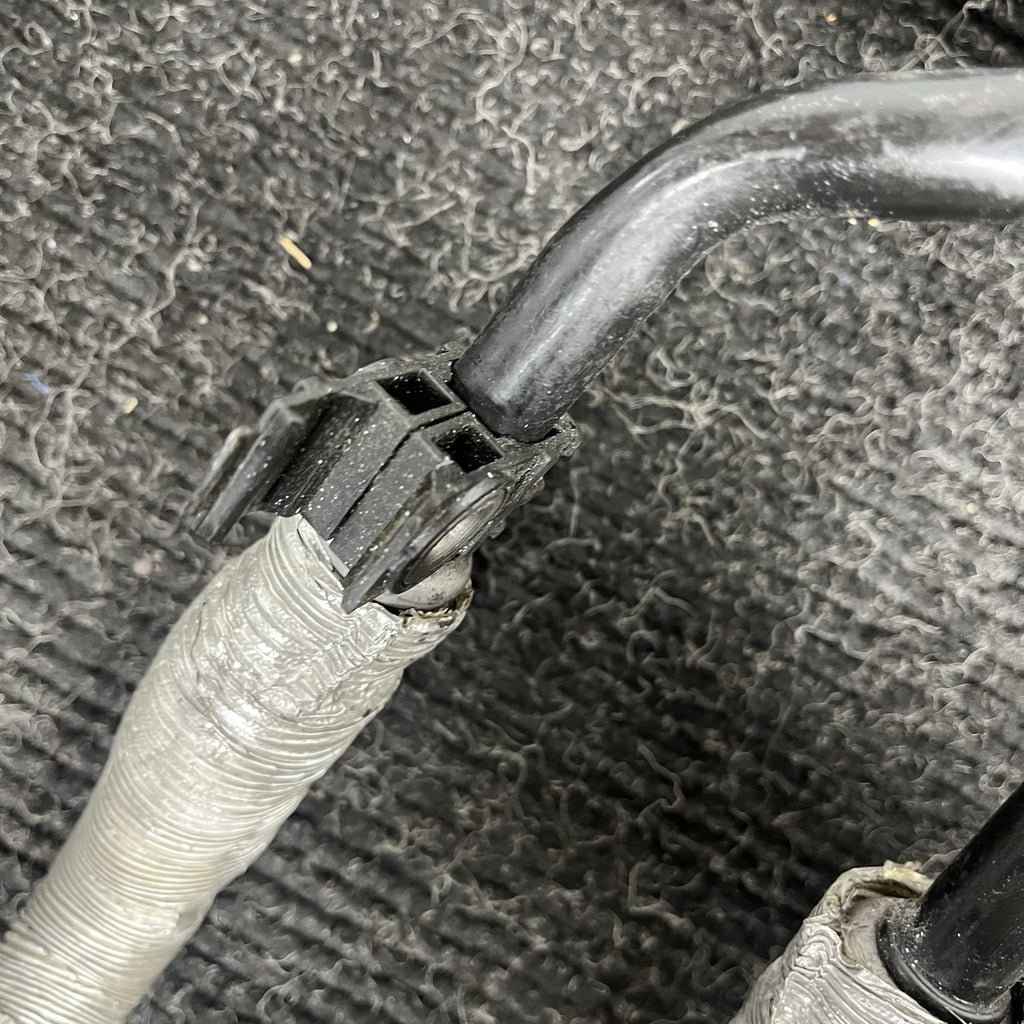 ☑️ 08-13 OEM BMW E90 E92 E93 M3 MT Transmission Oil Cooler Pipe Line Flow Return