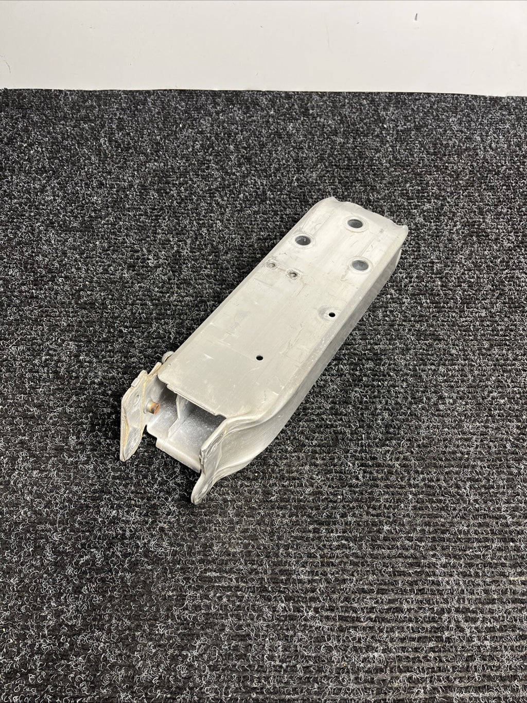 ☑️ 12-18 OEM BMWF30 F32 F33 328 335 Front Driver Upper Bumper Carrier Bracket