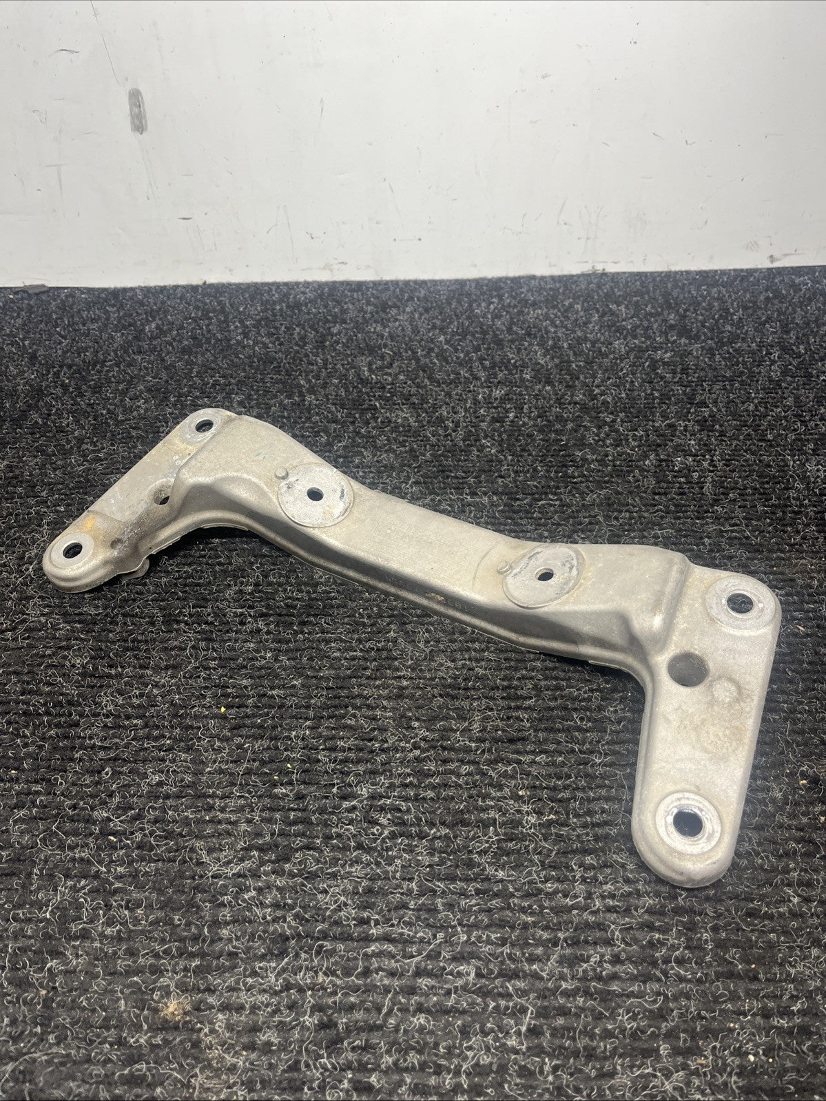 ☑️12-16 BMW F30 F32 RWD AUTOMATIC TRANSMISSION GEARBOX SUPPORT MOUNT BRACKET OEM