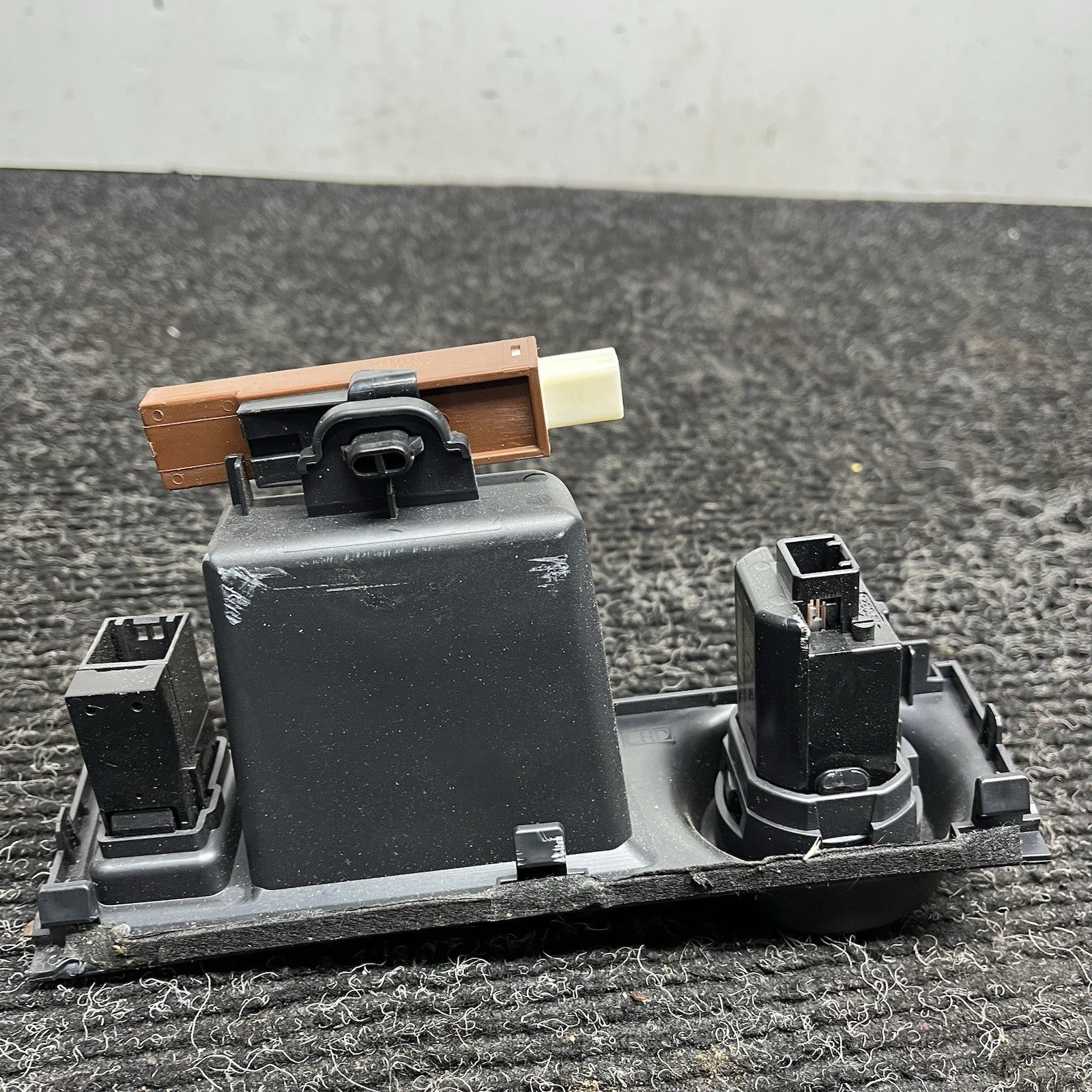 ☑️ 2013-20 Toyota 86 BRZ Scion FRS Engine Ignition Switch Push Start Button OEM