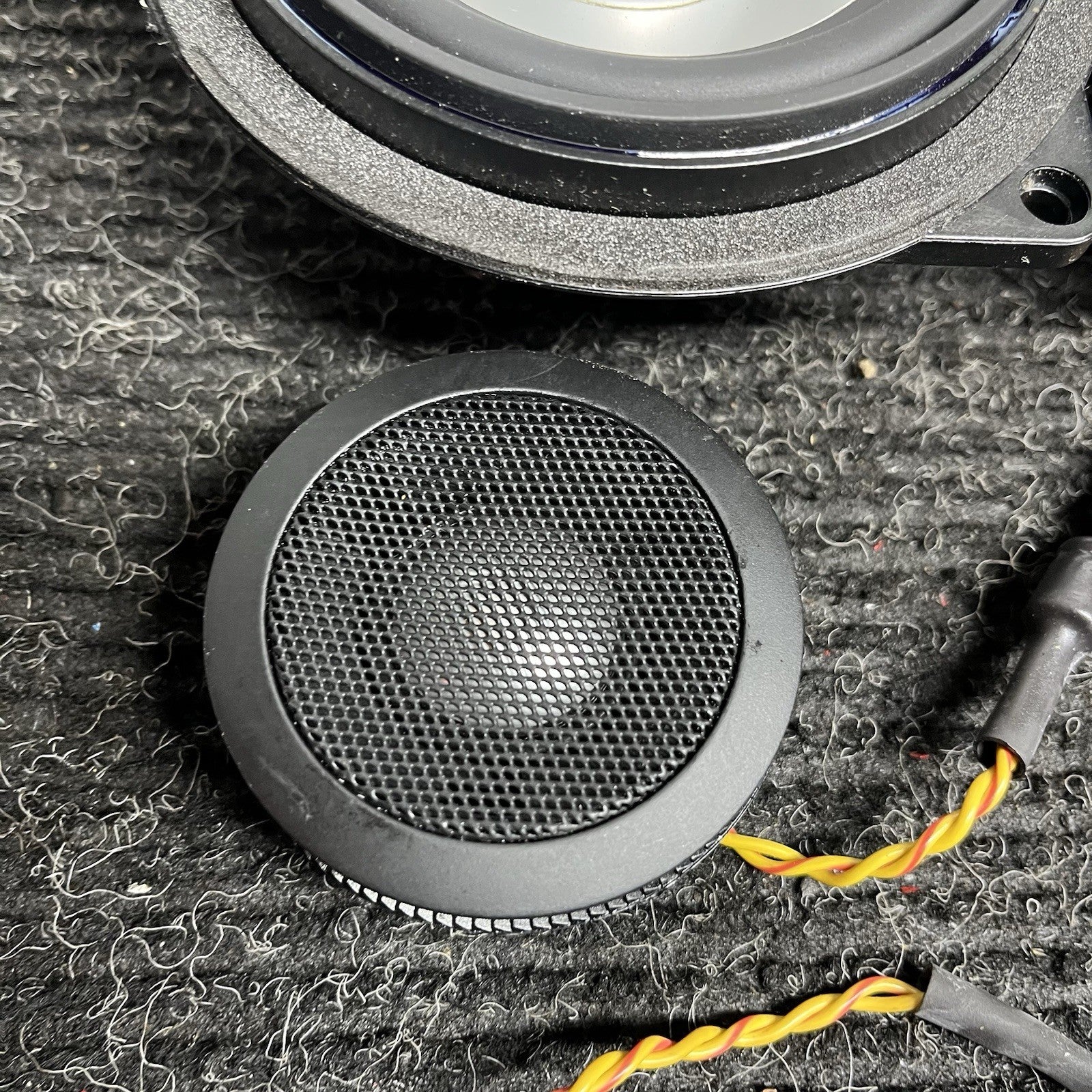 ☑️ OEM BMW E88 135 Audio Professional Sound Speakers Logic 7 L7 Harman Kardon