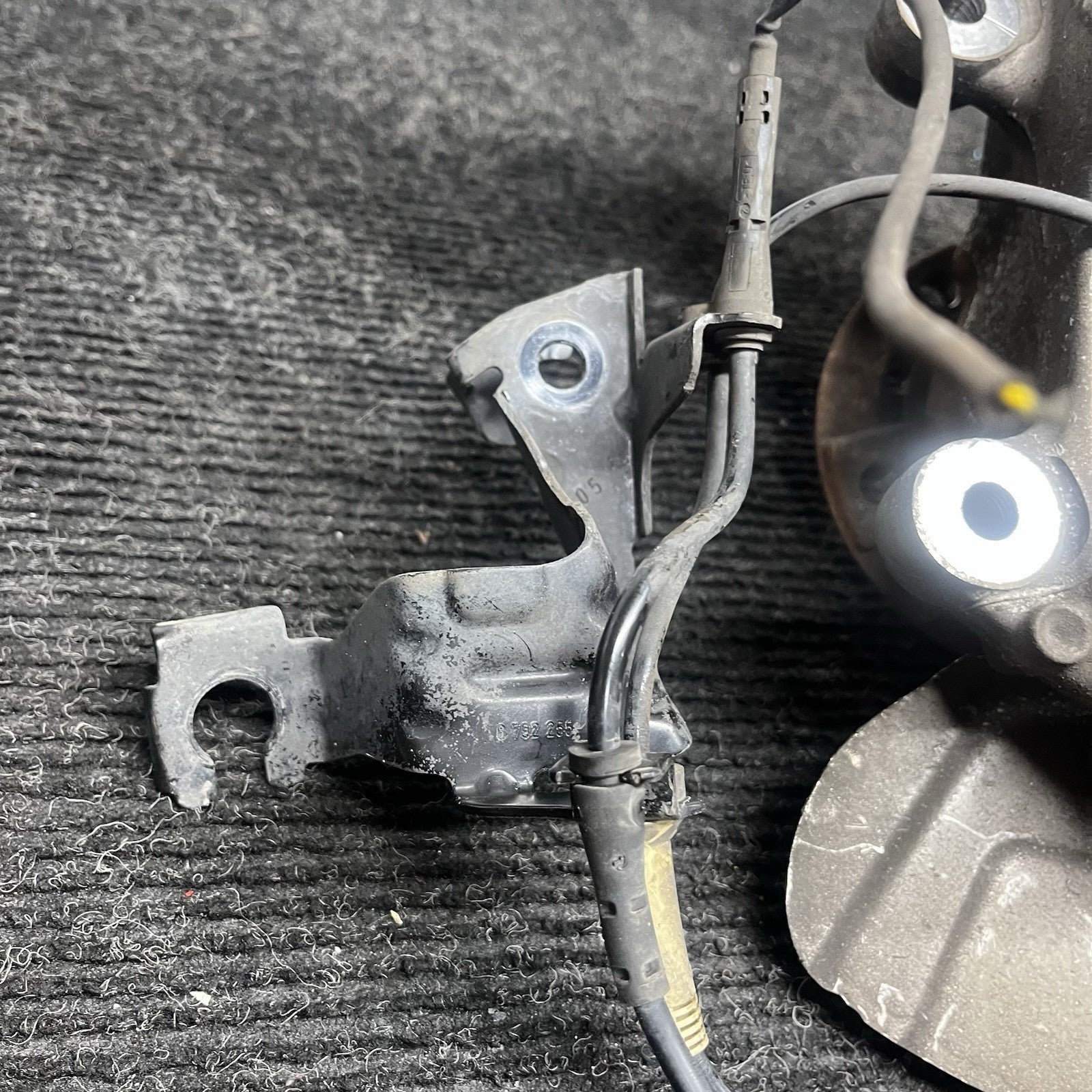 ☑️ 14-17 BMW F22 F23 M235i Front Left Driver Spindle Knuckle Hub RWD OEM