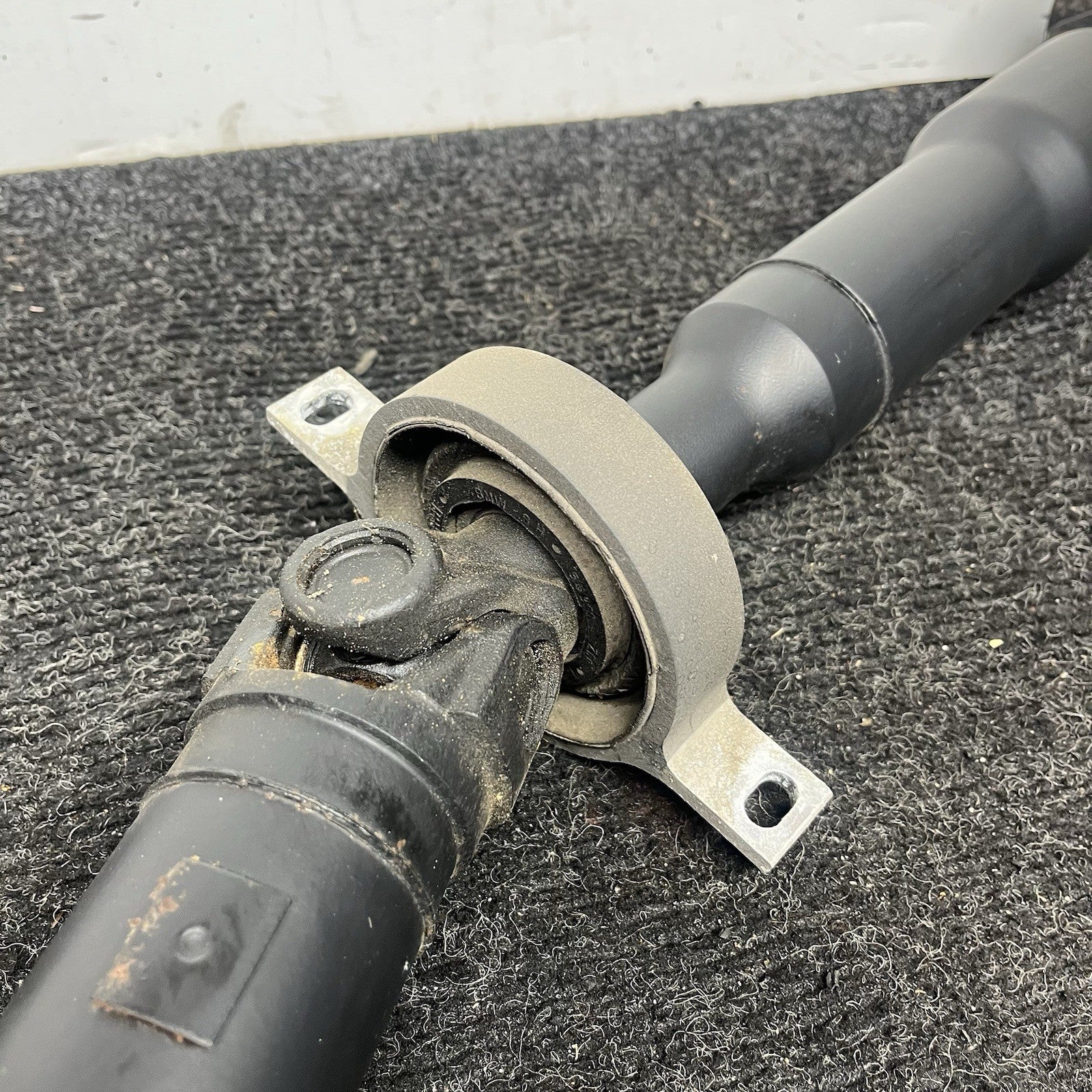 ☑️ 07-13 BMW 328i 328xi E90 X-Drive AWD Rear Drive Shaft Prop Shaft 7573482