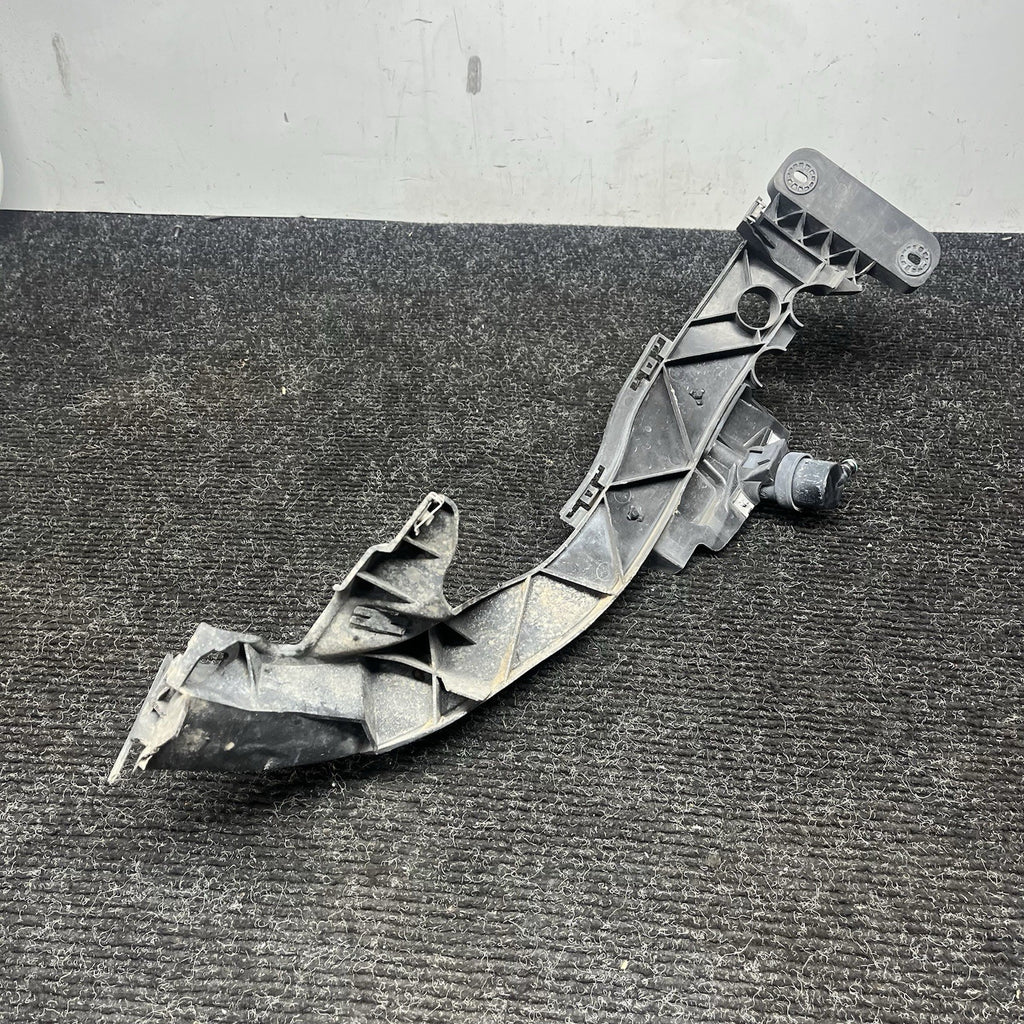 ☑️ 08-13 BMW E82 E88 135 Left Driver Side Headlight Arm Bracket Mount