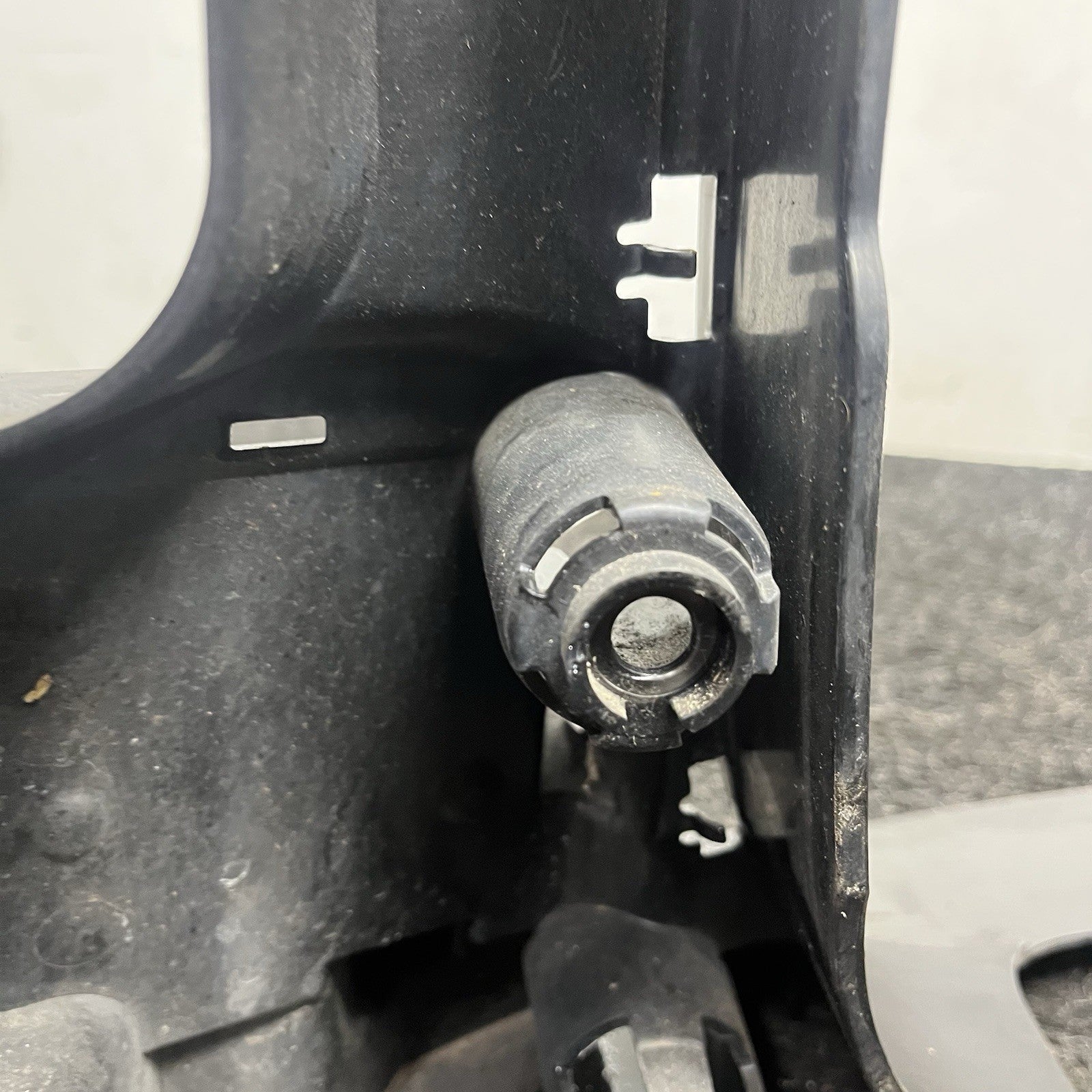 ☑️ REAR RIGHT INNER BUMPER MOUNT SUPPORT BRACKET OEM 2014-2018 BMW X5 F15