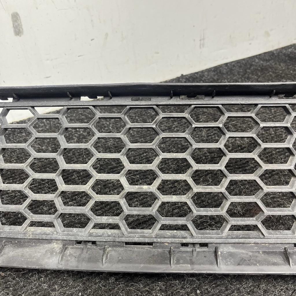 ☑️ 11-13 BMW E70 X5 GRILLE MESH TRIM FRONT BOTTOM LOWER BUMPER OEM 081523