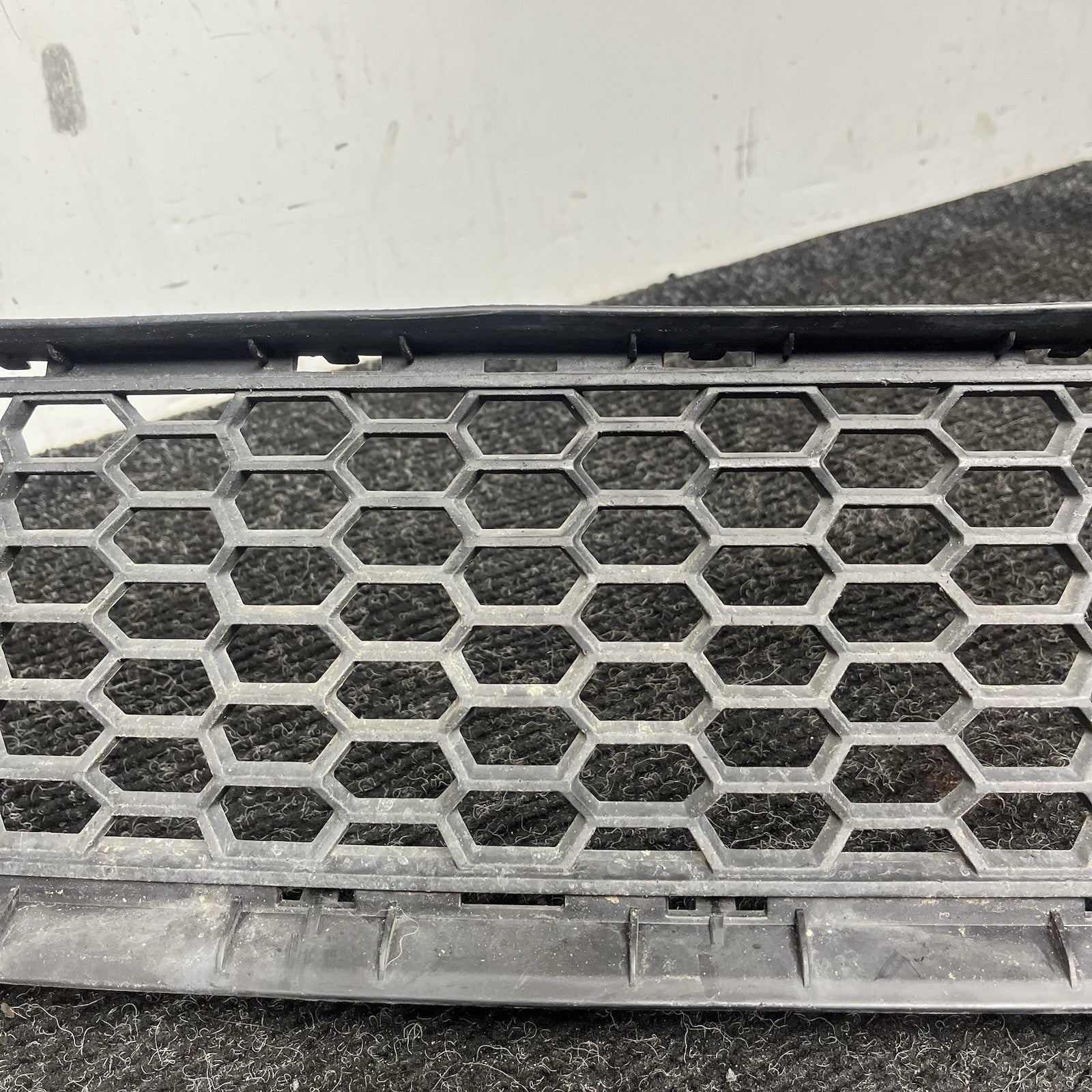 ☑️ 11-13 BMW E70 X5 GRILLE MESH TRIM FRONT BOTTOM LOWER BUMPER OEM 081523