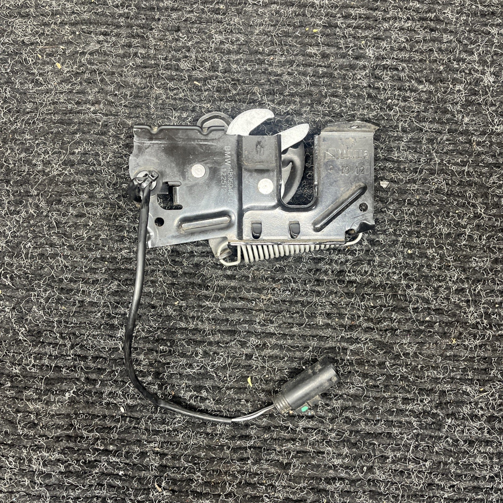 ☑️2012-16 BMW 3 SERIES F30 HOOD LOCK CATCH MECHANISM LEFT DRIVER SIDE 4895946-01
