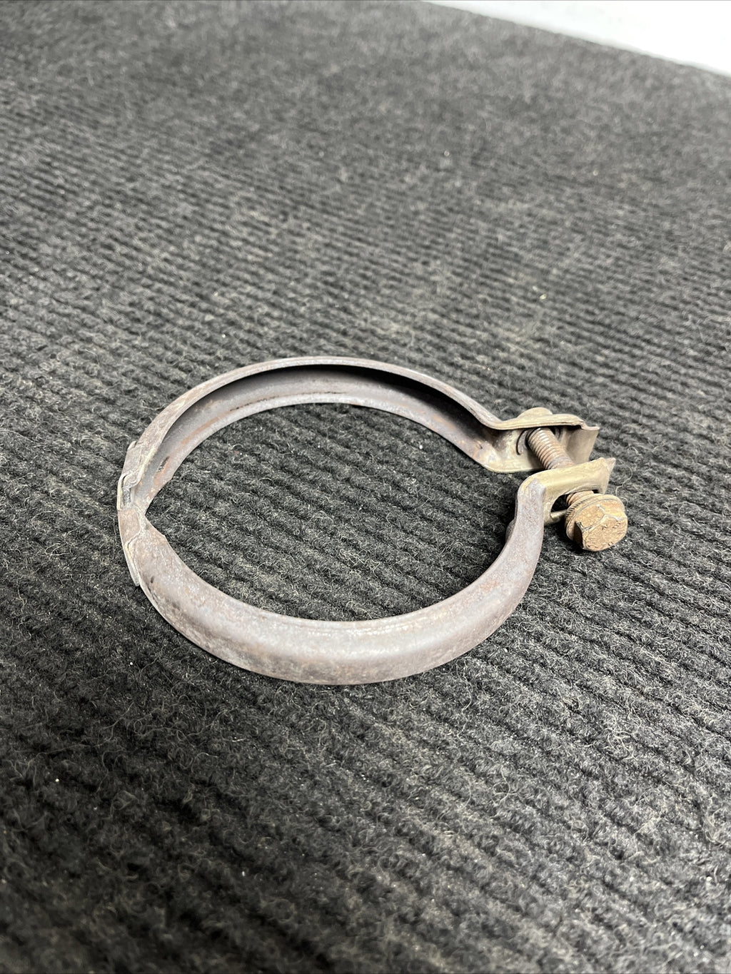 ☑️ 2008-2013 BMW 135I - OEM Exhaust Clamp 7553602