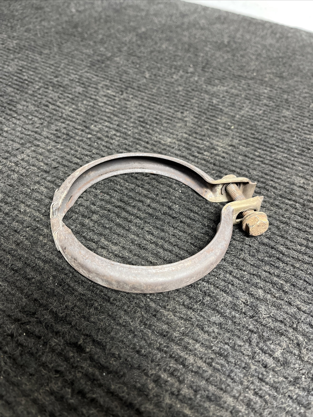 ☑️ 2008-2013 BMW 135I - OEM Exhaust Clamp 7553602