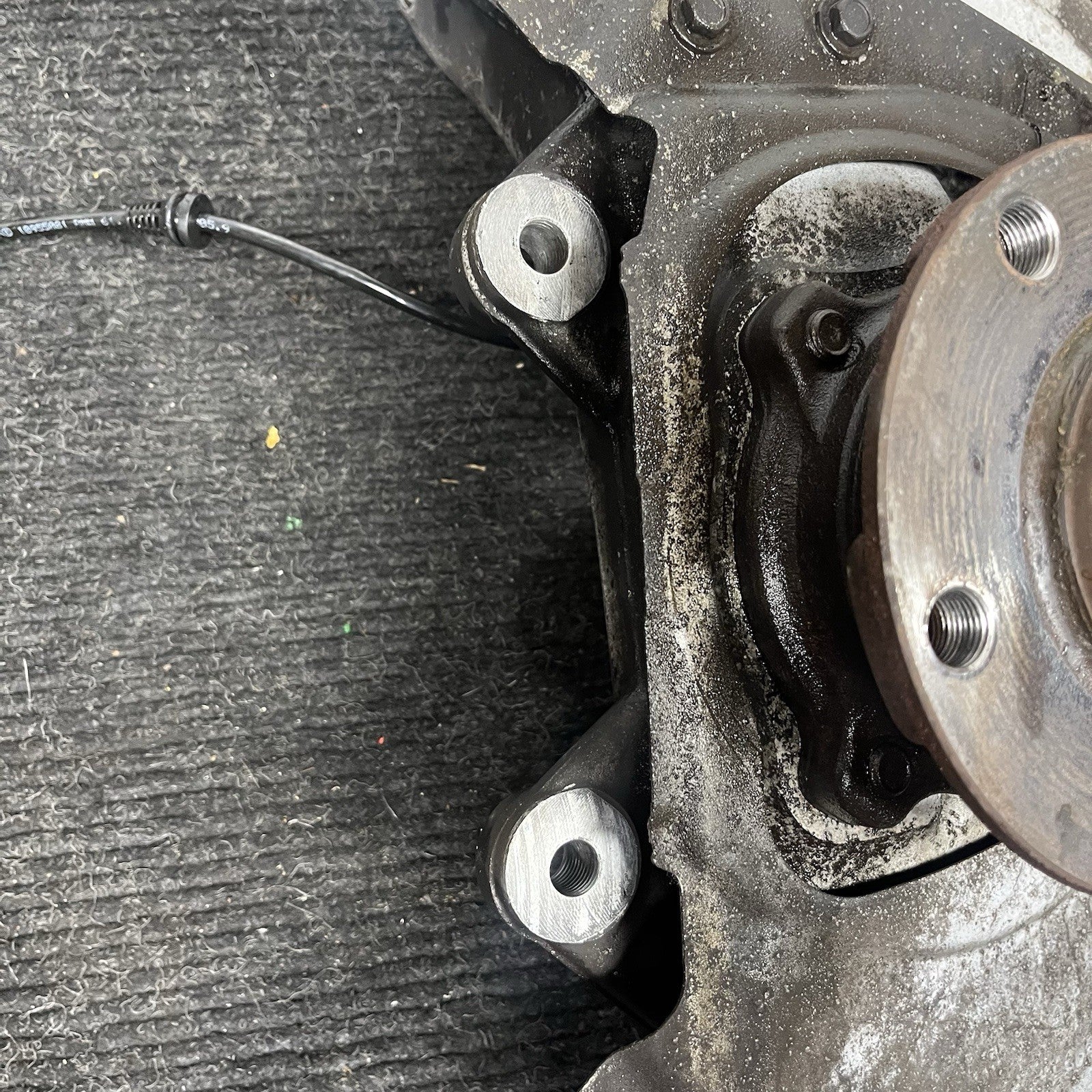 ☑️ 07-19 BMW F15 X5 X6 AWD Front Right Side Spindle Knuckle Hub 6773784 OEM