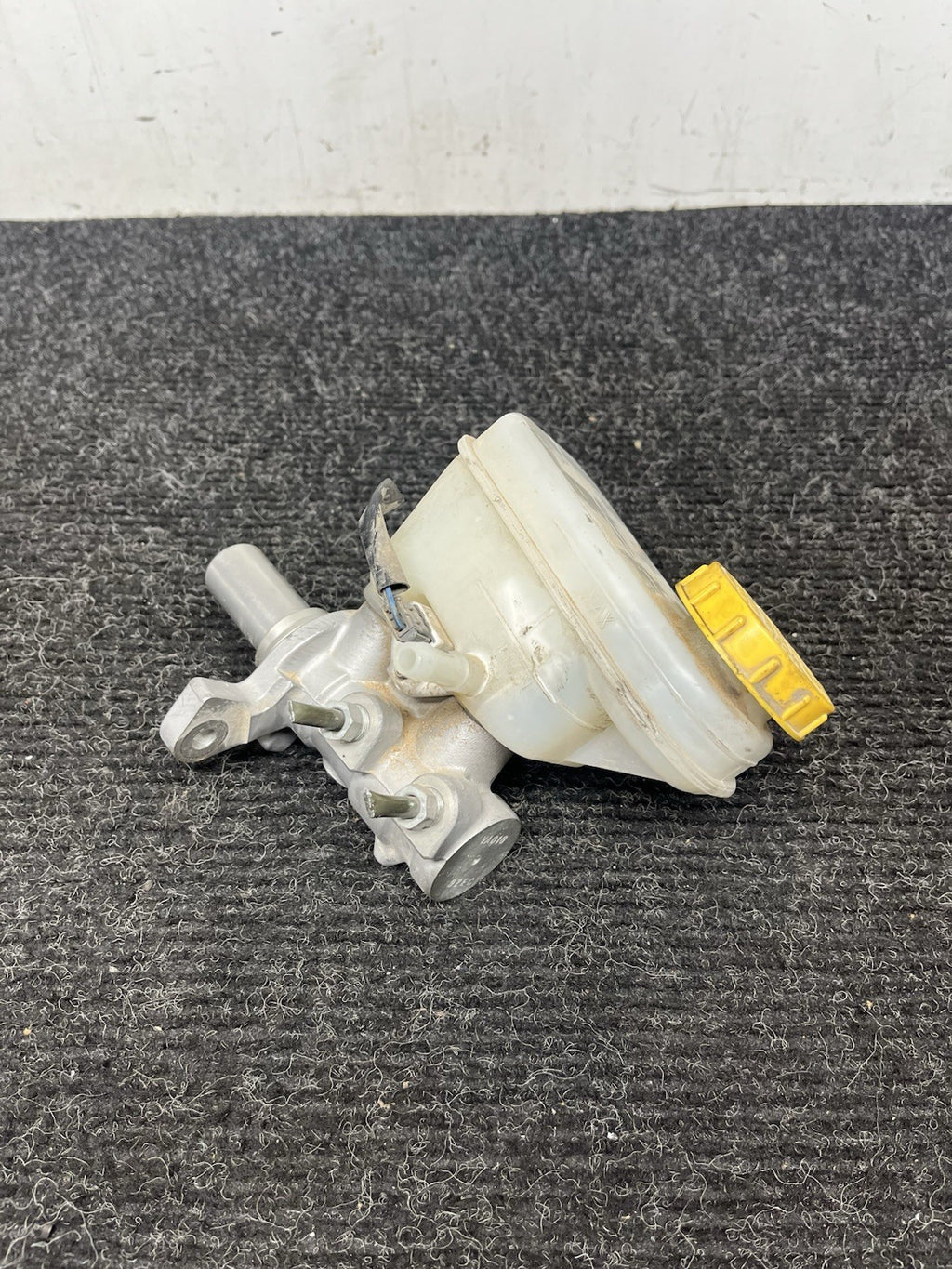 ☑️ 2015-2019 Subaru WRX STI Brake Master Cylinder Reservoir OEM 15-19