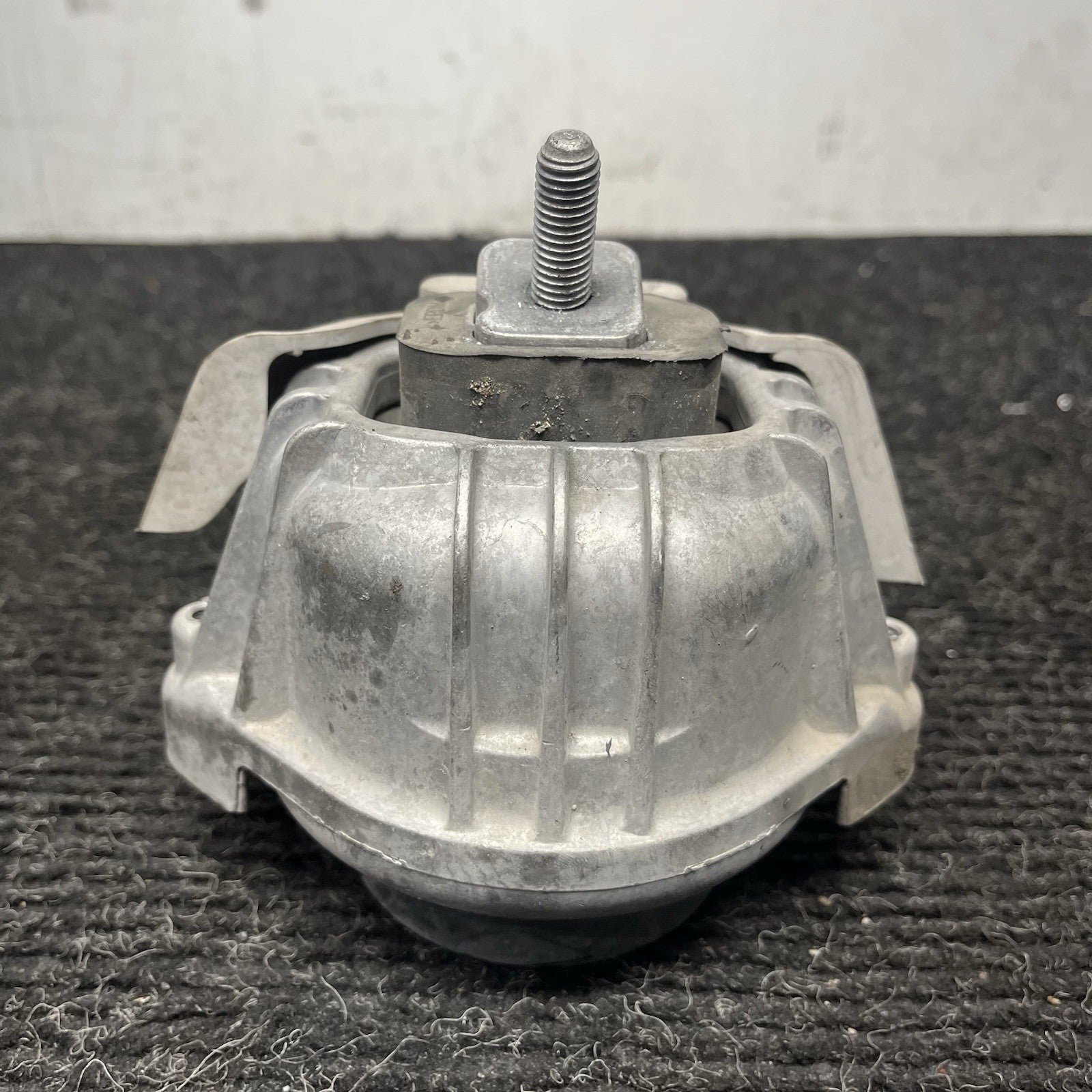 ☑️ OEM 2007-2013 BMW 328i 335i E90 E92 E93 Driver Engine Mount OEM