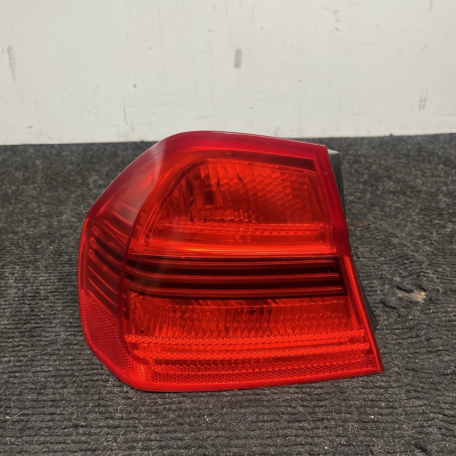 ☑️ 06-08 BMW E90 335i Sedan Rear Left Driver Side Tail Light Lamp 7161955 OEM