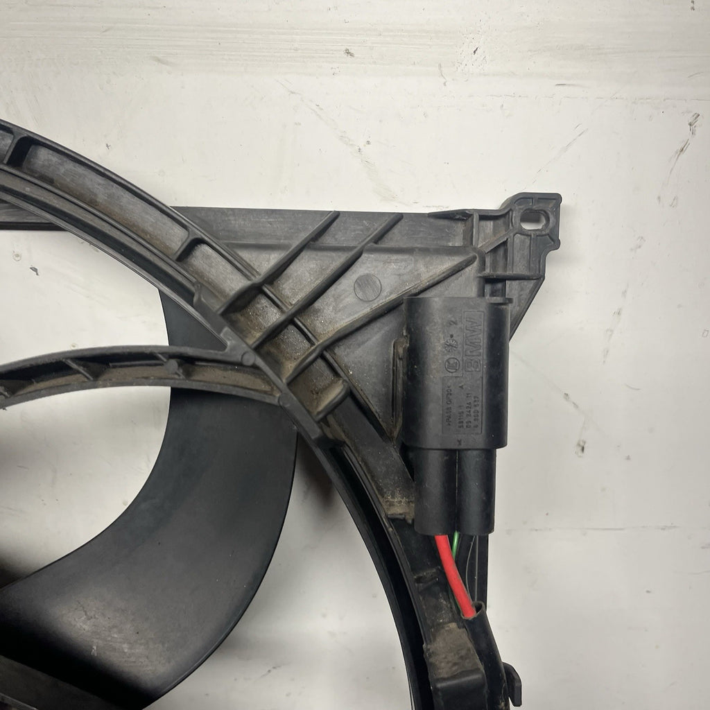 ☑️ BMW E85 Z4 3.0L M54 Engine Radiator Cooling Fan Automatic 600W OEM 113k Miles