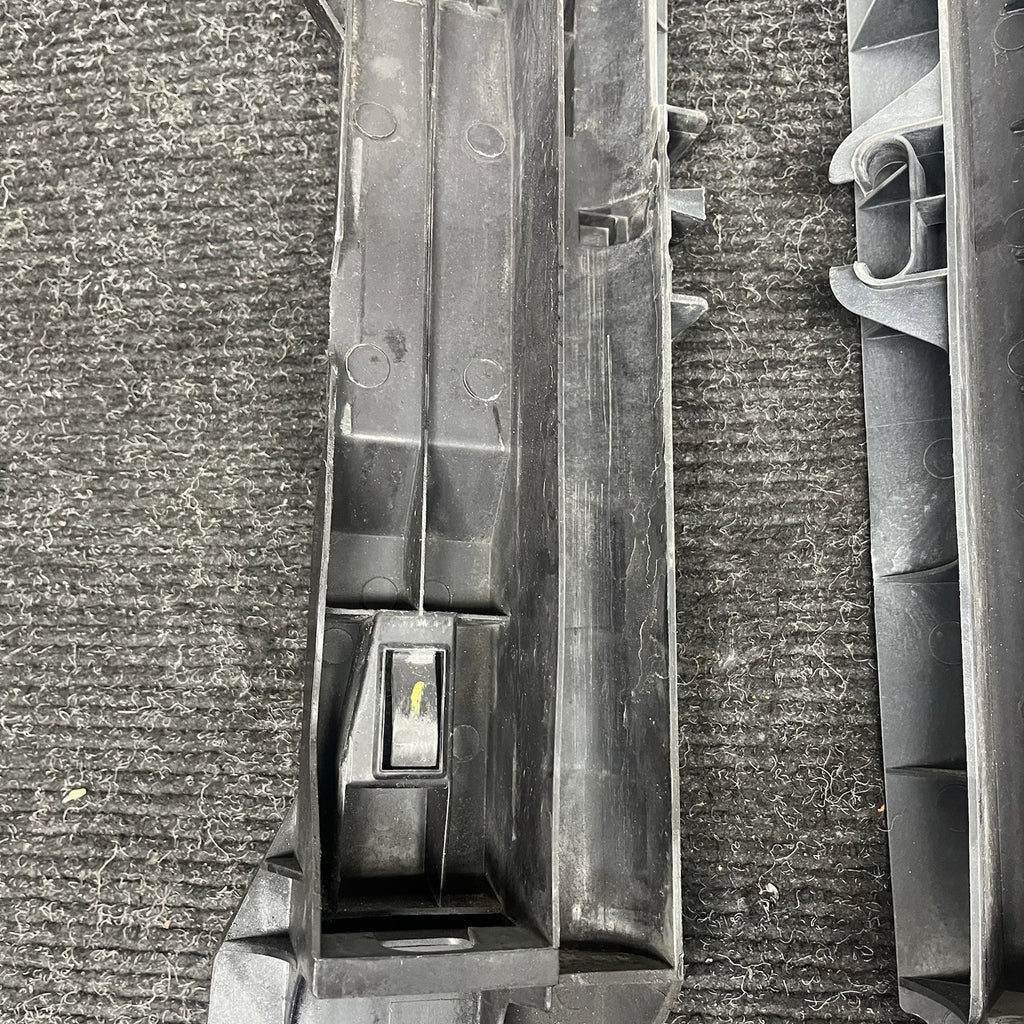 ☑️ 08-19 BMW X6 X5 F16 F15 RADIATOR CORE SUPPORT MOUNT BRACKET COVER PAIR OEM