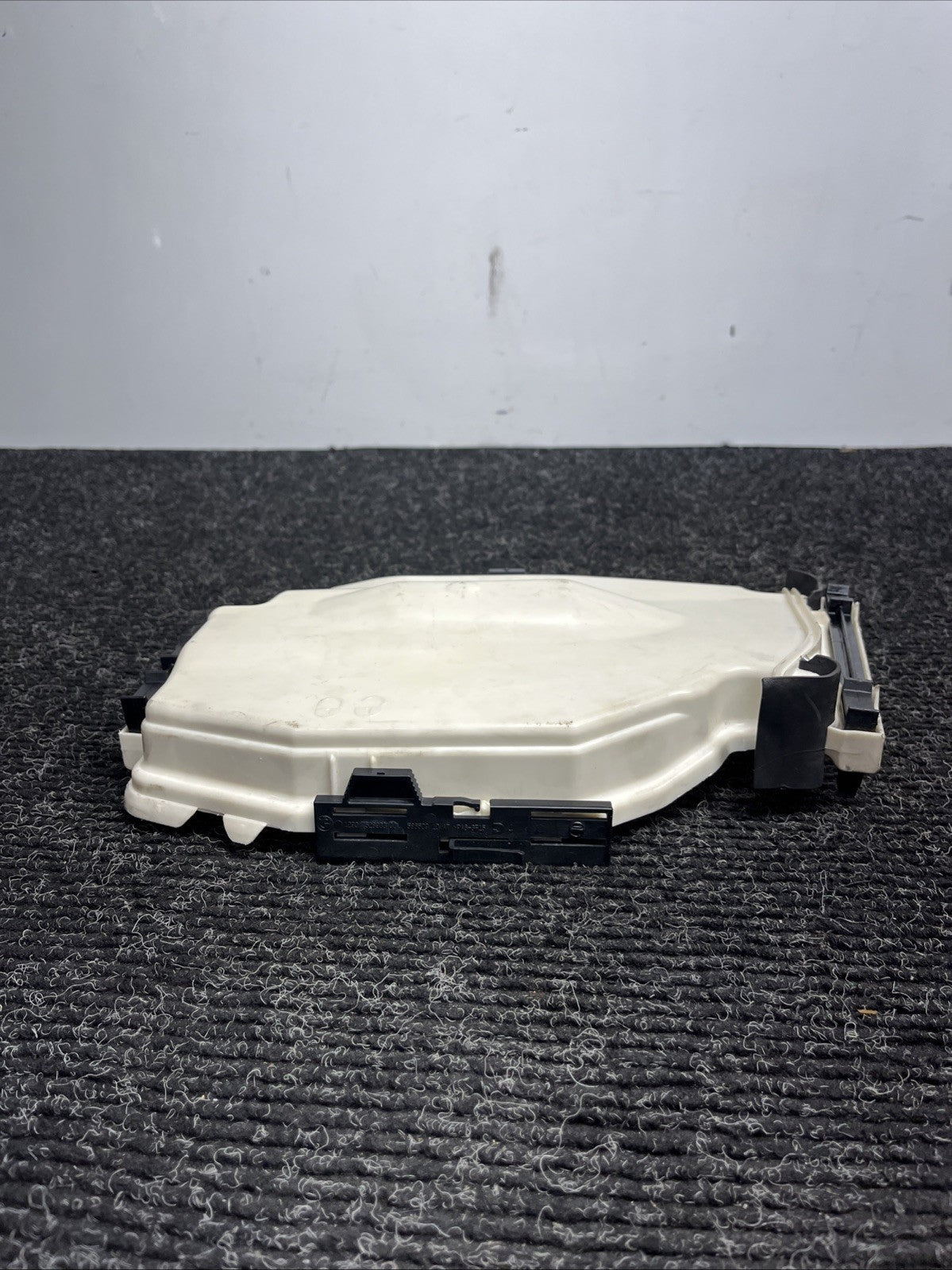 ☑️ BMW E88 E82 E90 E92 E84 DME ECU Electronic Computer Box Top Cover Housing OEM