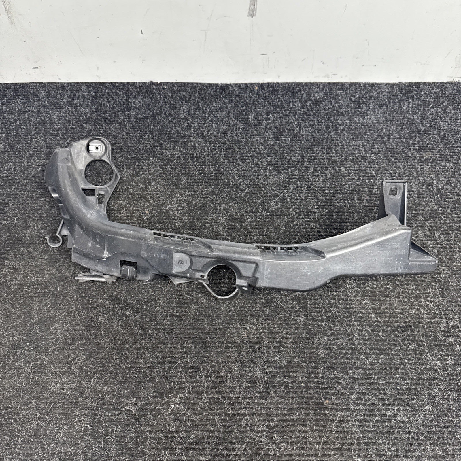 ☑️ 07-10 OEM BMW E92 E93 335 Right Passenger Headlight Bracket Carrier Mount