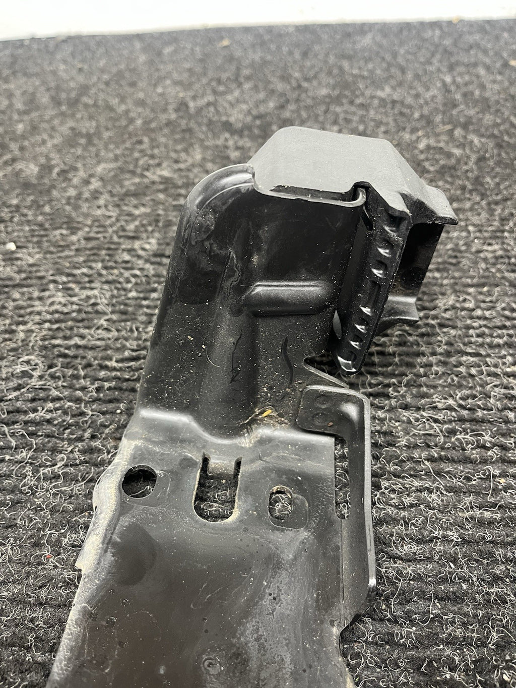 ☑️ OEM BMW E82 E88 E90 E92 E93 335 M3 Radiator Support Left Plate Bracket Mount