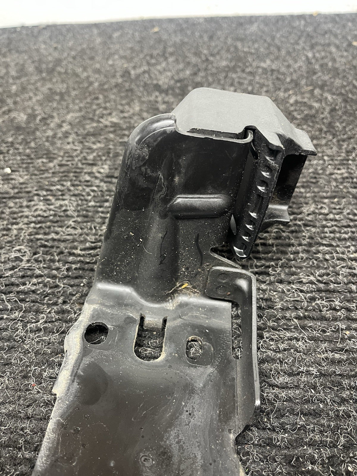 ☑️ OEM BMW E82 E88 E90 E92 E93 335 M3 Radiator Support Left Plate Bracket Mount