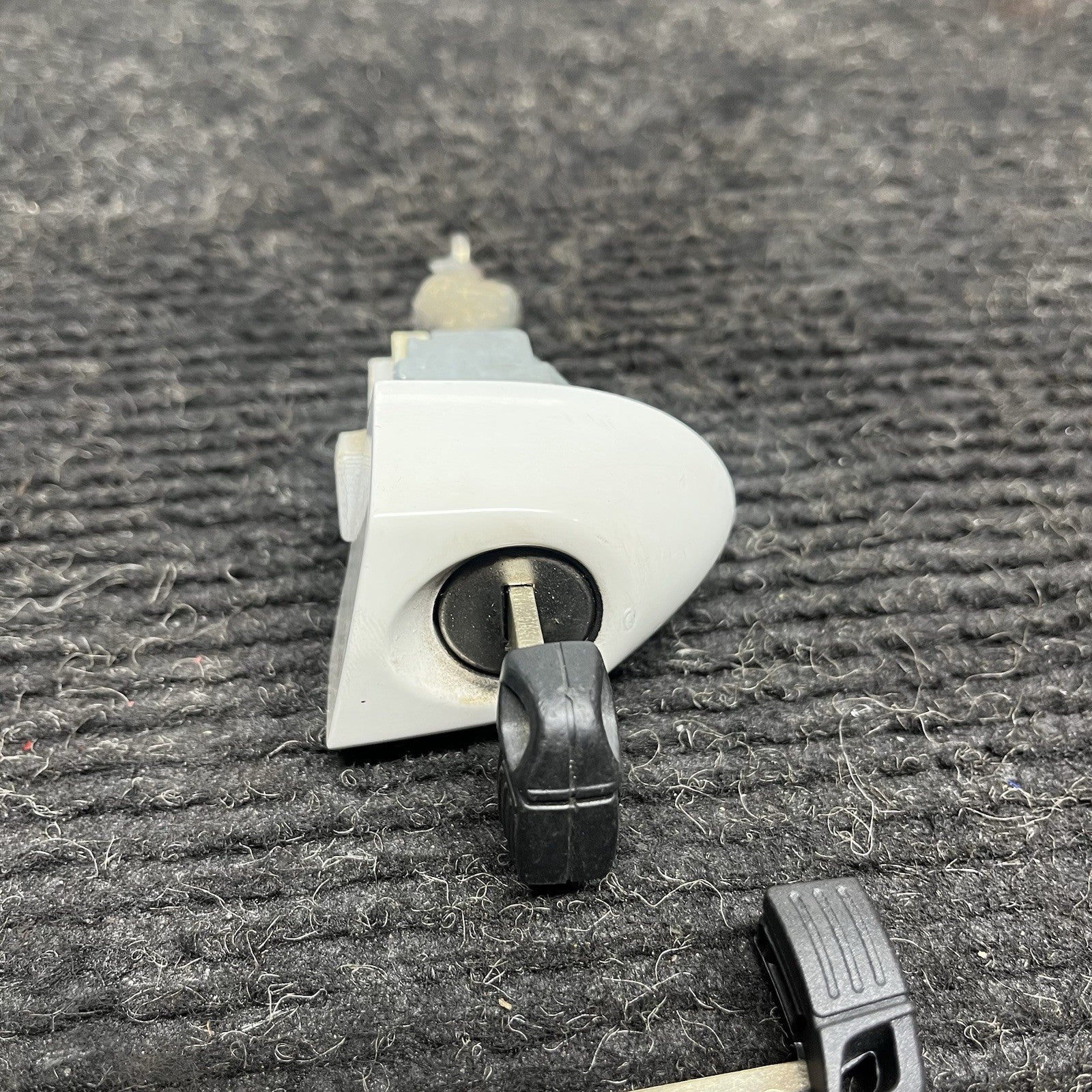 ☑️ 2008-2013 BMW E82 E88 135 Exterior Driver Door Handle Key Lock Set White OEM