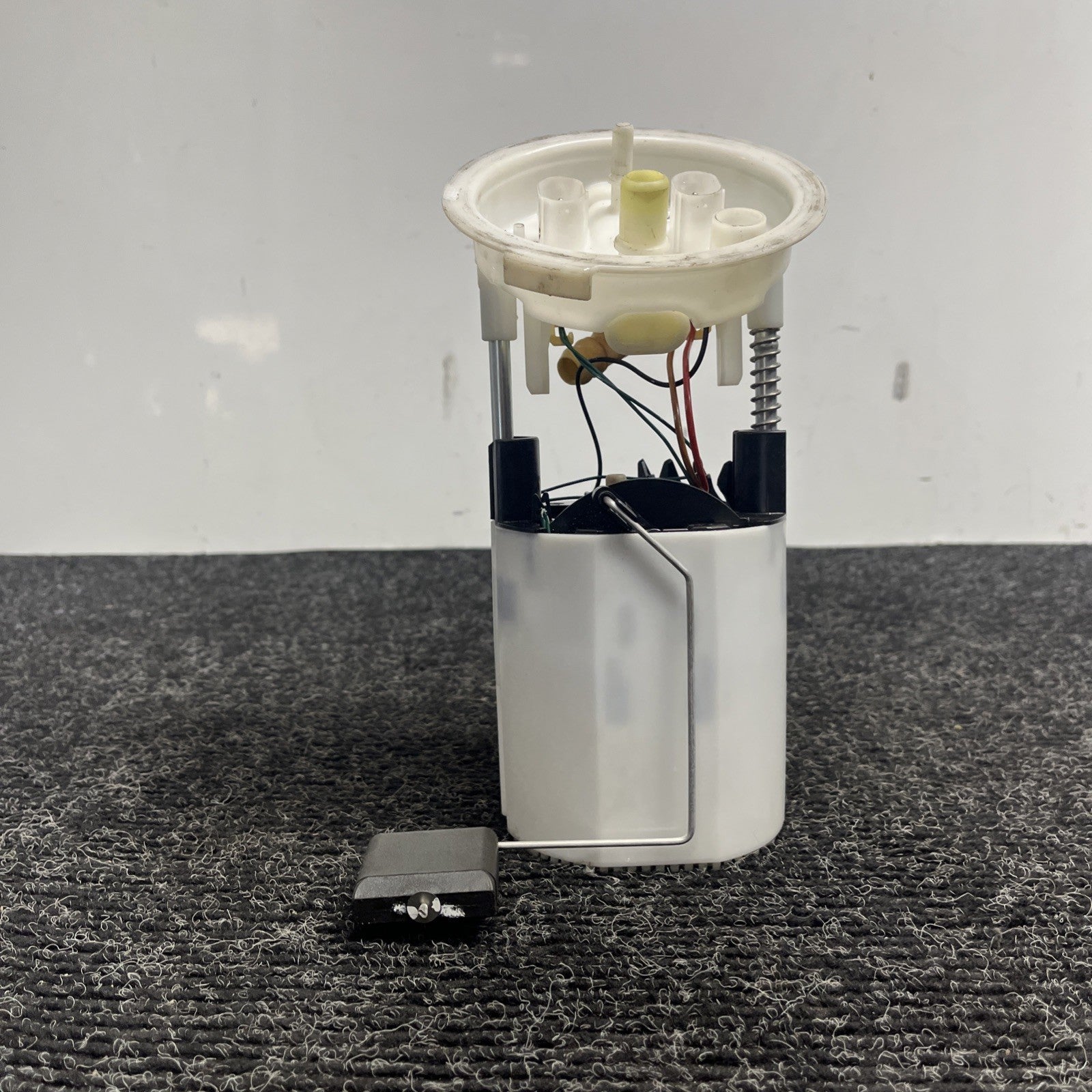 ☑️ 06-13 BMW E90 E84 E82 E88 E92 128i 135i 335i X1 Right Fuel Pump Assembly OEM