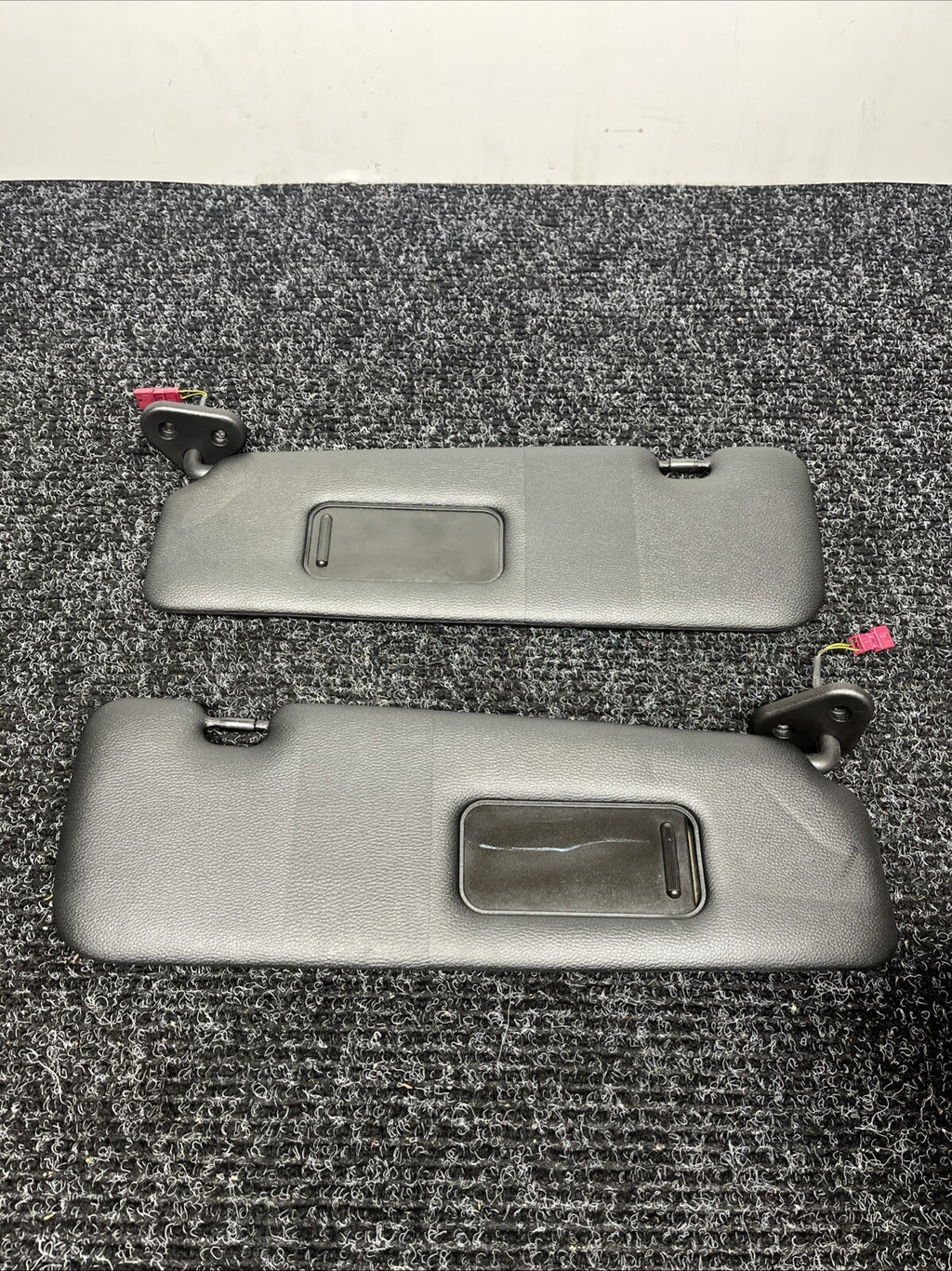 ☑️ 07-13 OEM BMW E88 E93 128 328 335 M3 Convertible Driver Passenger Visor SET
