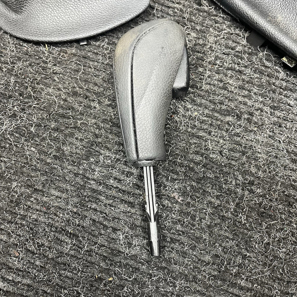 ☑️ 2007-2013 BMW E82 135i N54 AUTOMATIC TRANSMISSION GEAR SHIFT KNOB BOOT OEM