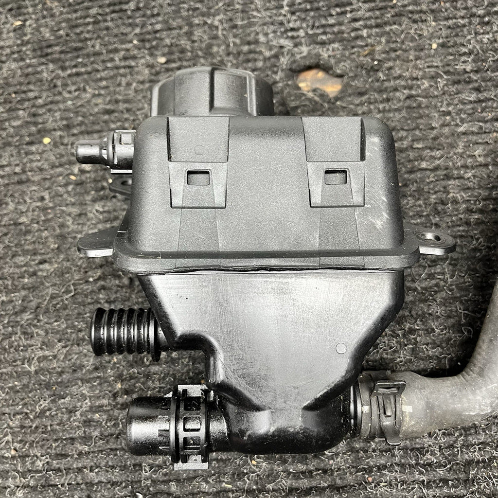 ☑️ F01 F06 F10 F12 N63 Engine Intercooler Coolant Reservoir Expansion Tank OEM