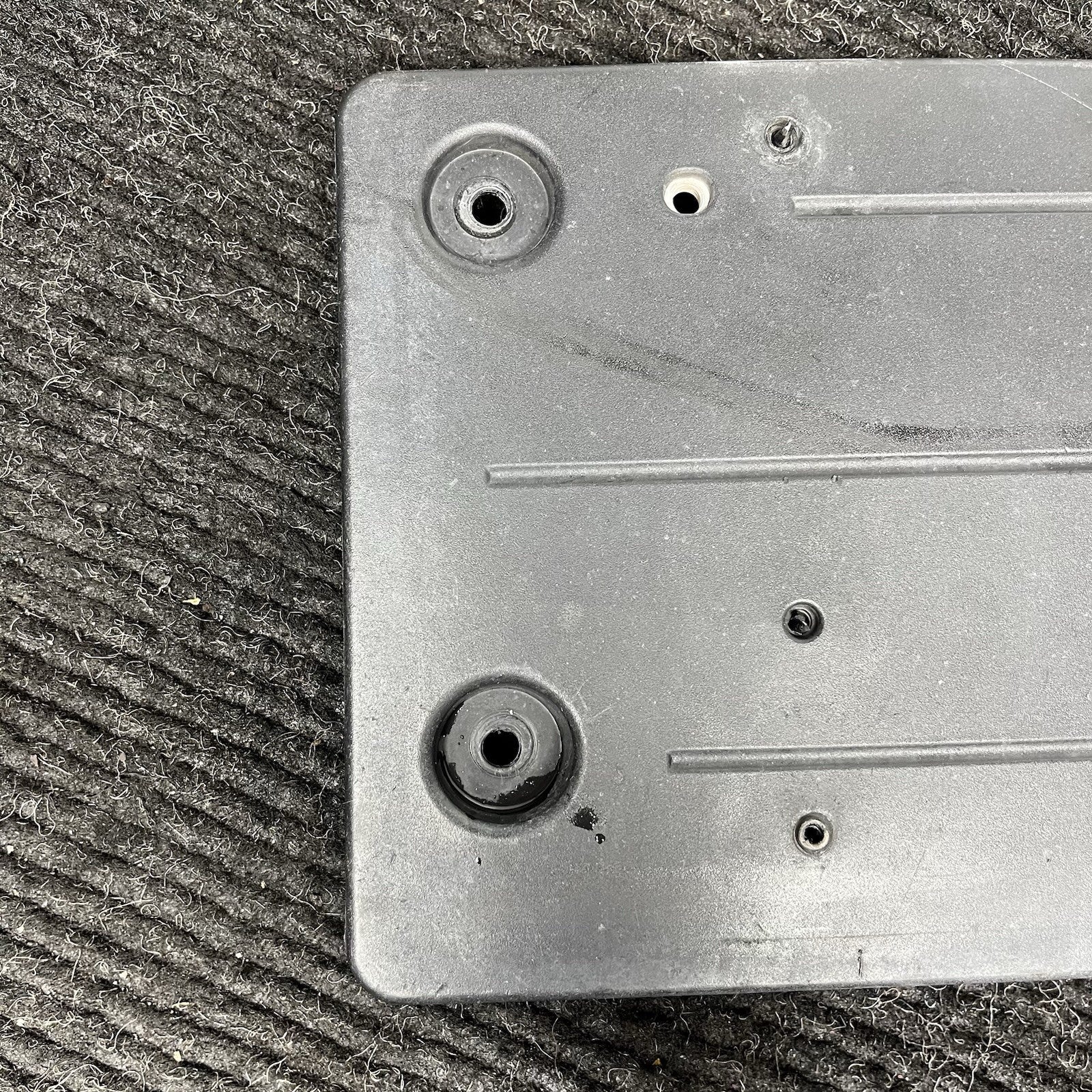 ☑️ 12-15 BMW F30 320I 328D 328I 335I Front Bumper License Plate Mounting Bracket