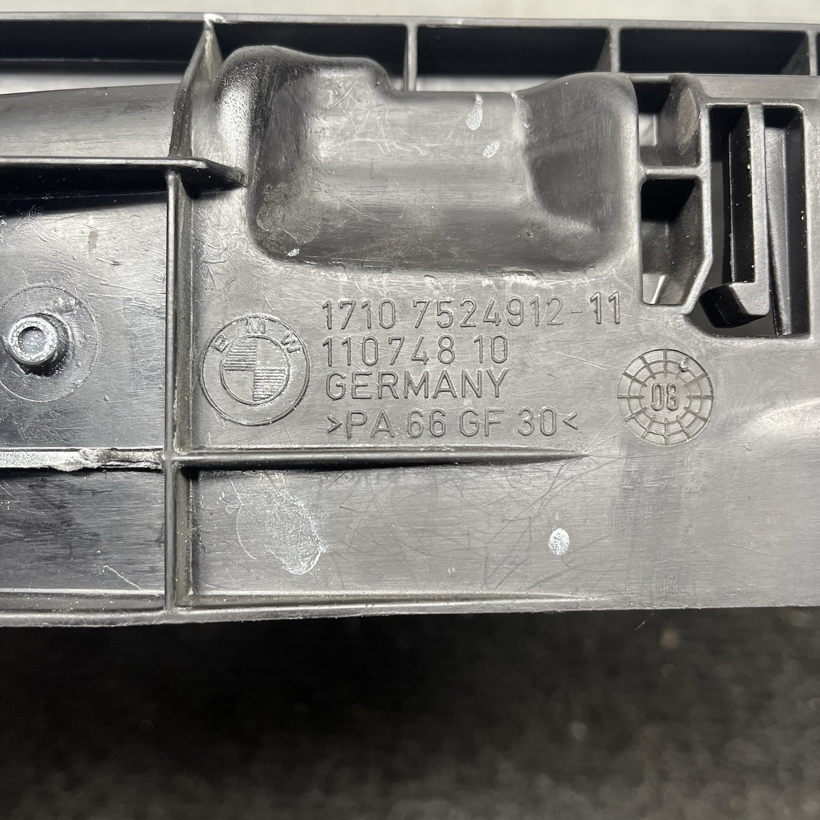 ☑️ BMW E90 Radiator Mount Carrier Left 7524912 OEM 06-11 325 328 330 335 M3