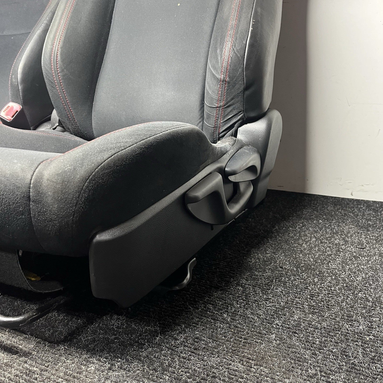 ☑️ 2013-2019 Subaru BRZ SCION FRS OEM Factory Front Seats SET PAIR Buckles