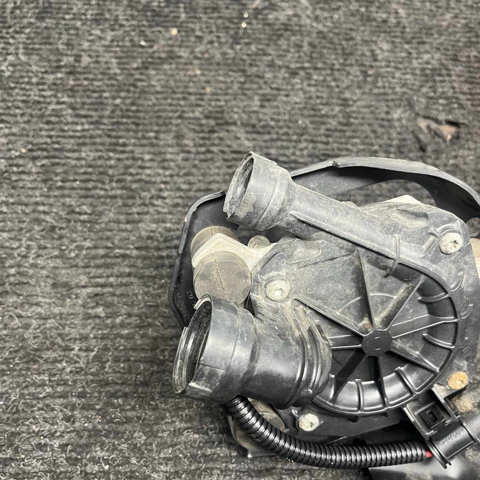 ☑️ OEM BMW E82 E88 E90 E91 E92 E93 128 328 N51 N52 Smog Air Injection Pump